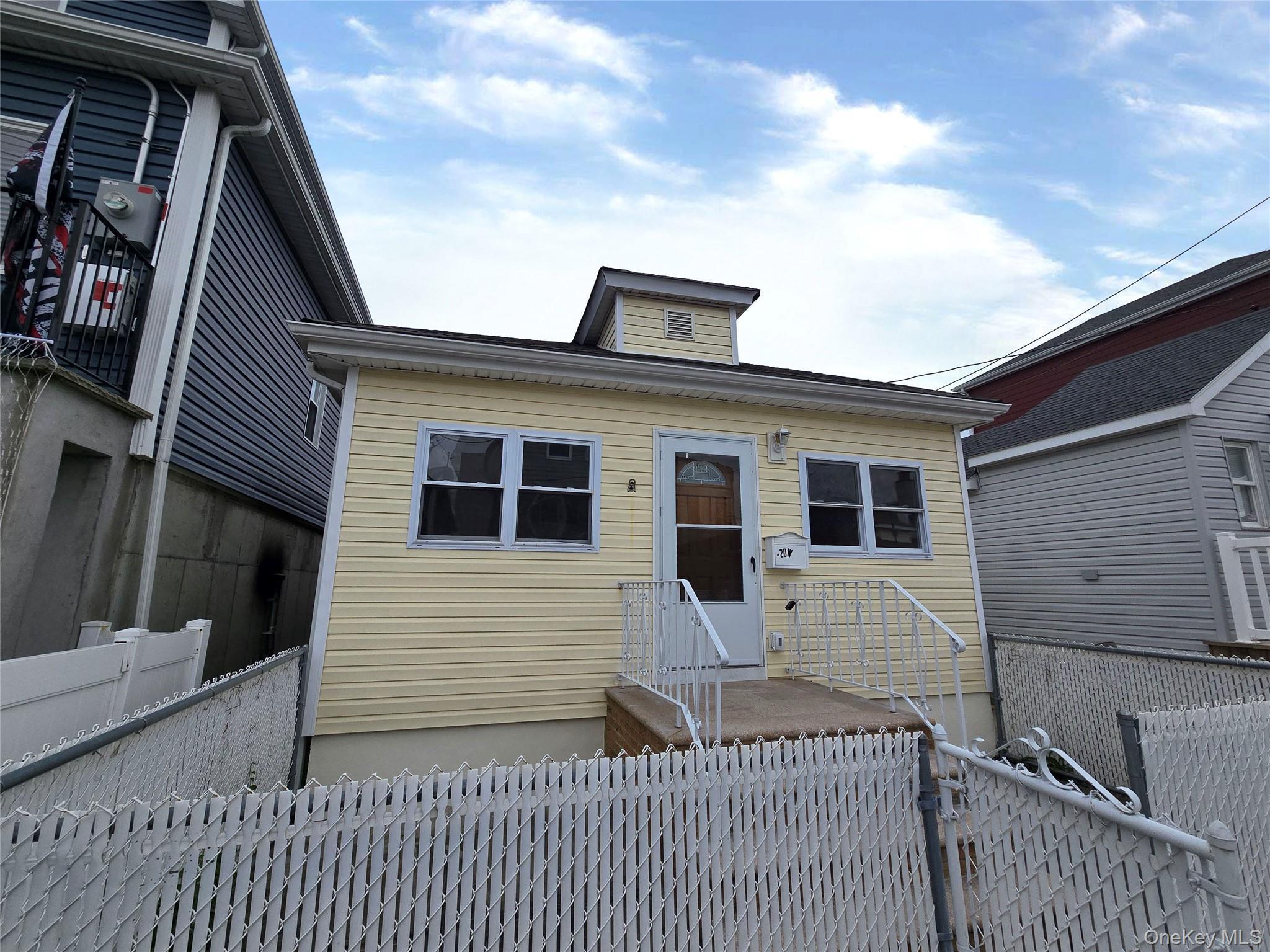 Single Family 10th  Queens, NY 11693, MLS-1003266-2
