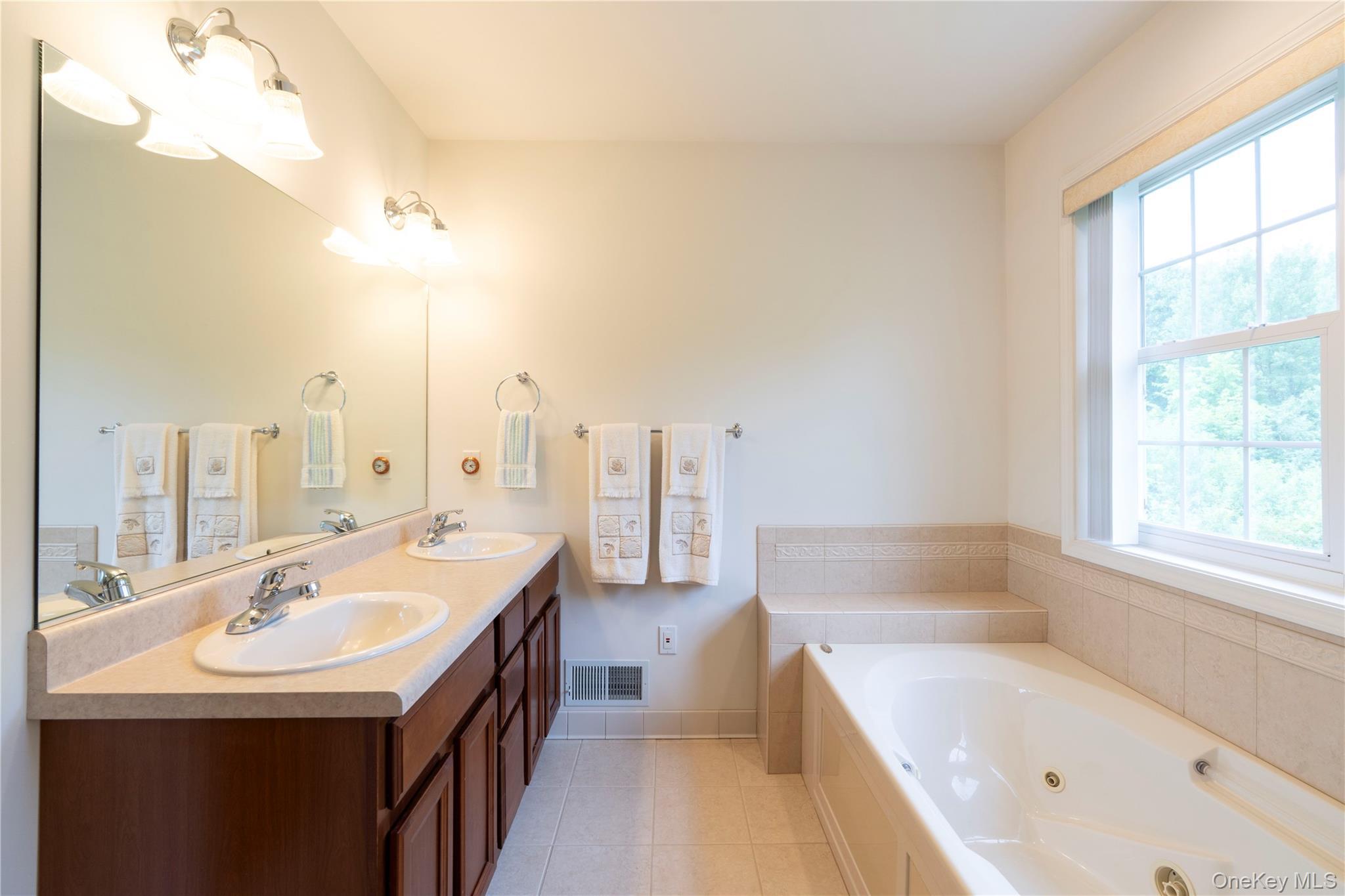 Single Family Wildflower Ridge  Dutchess County, NY 12603, MLS-1003289-25