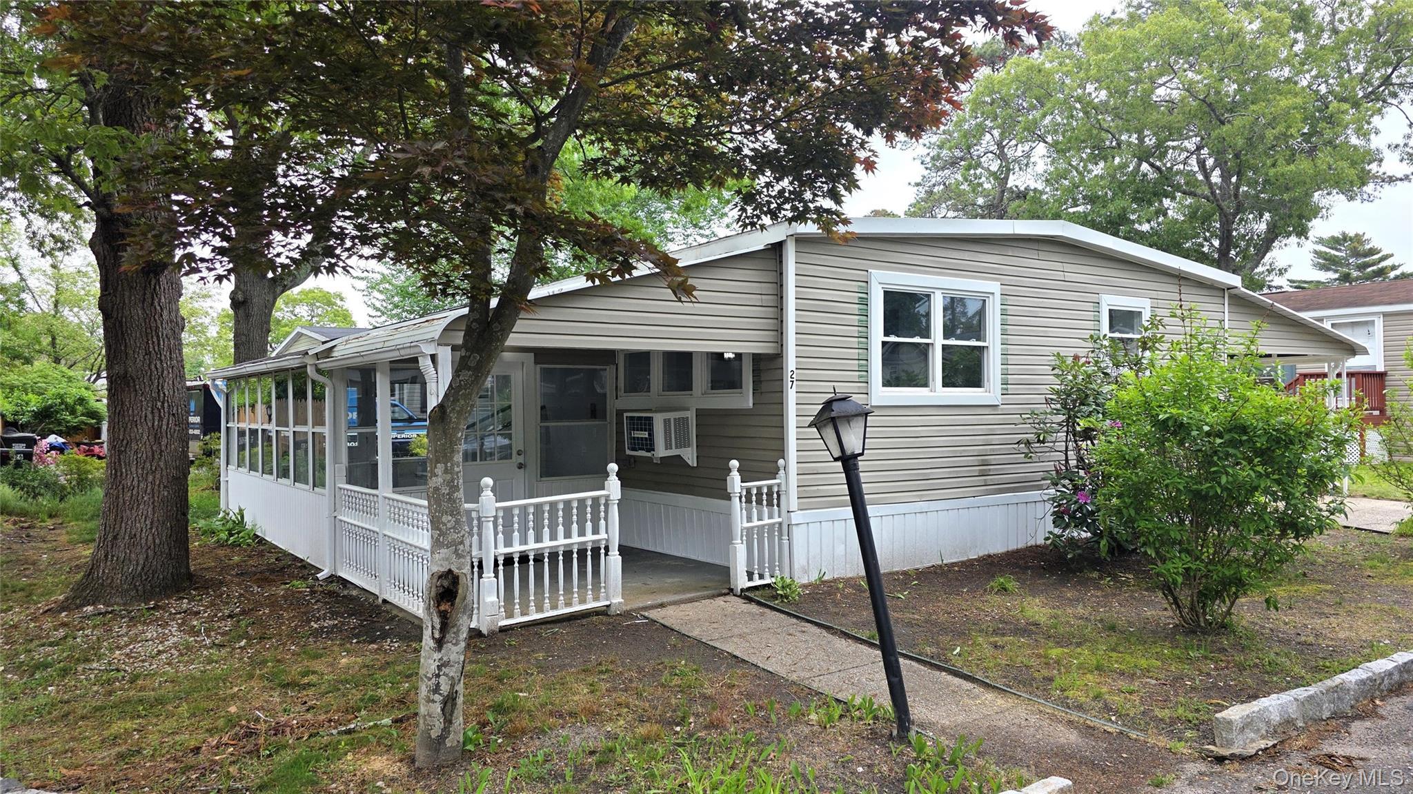 Single Family Riverleigh Avenue Suffolk County, NY 11901, MLS-1003342-13