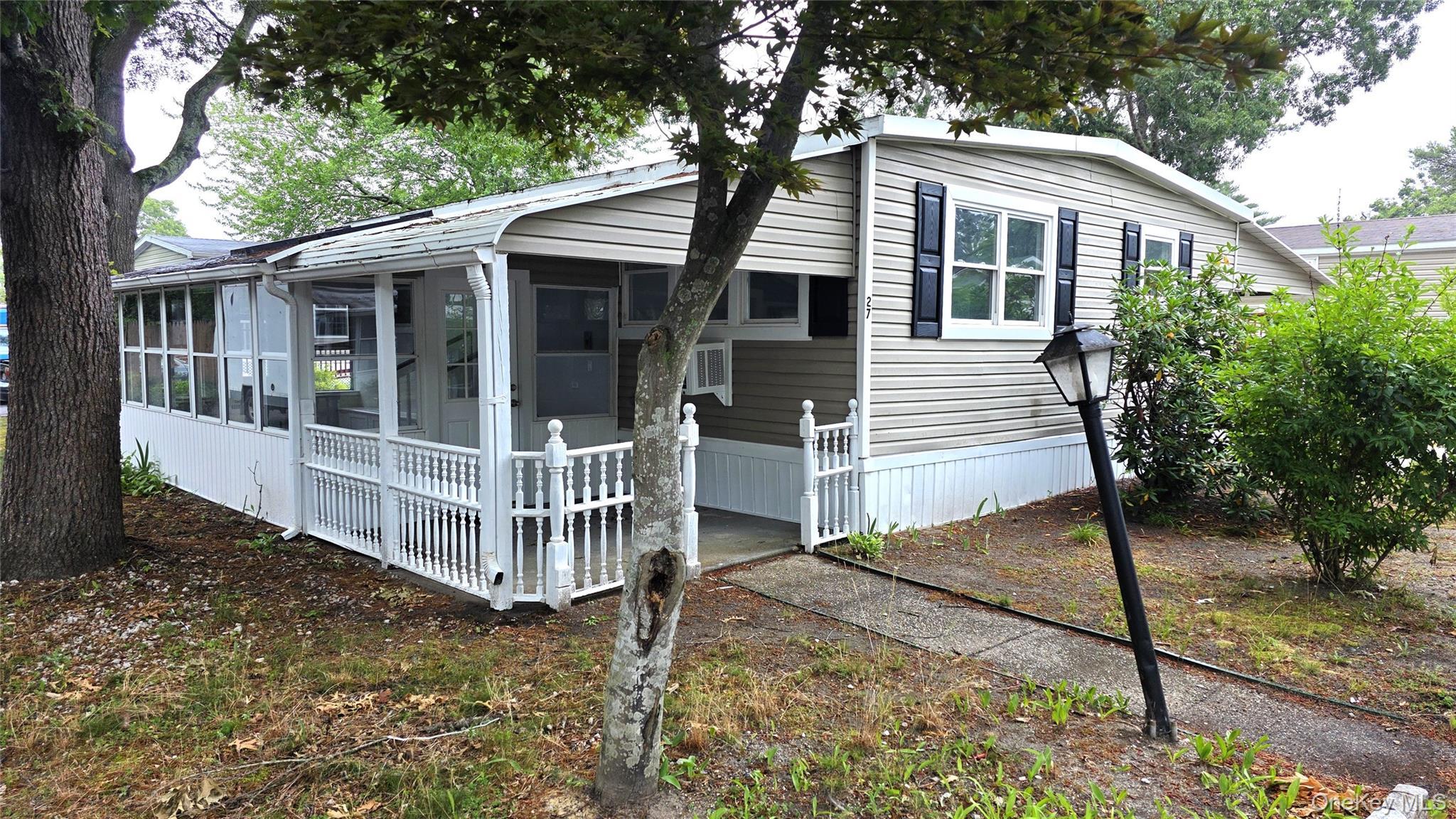 Single Family Riverleigh Avenue Suffolk County, NY 11901, MLS-1003342-2