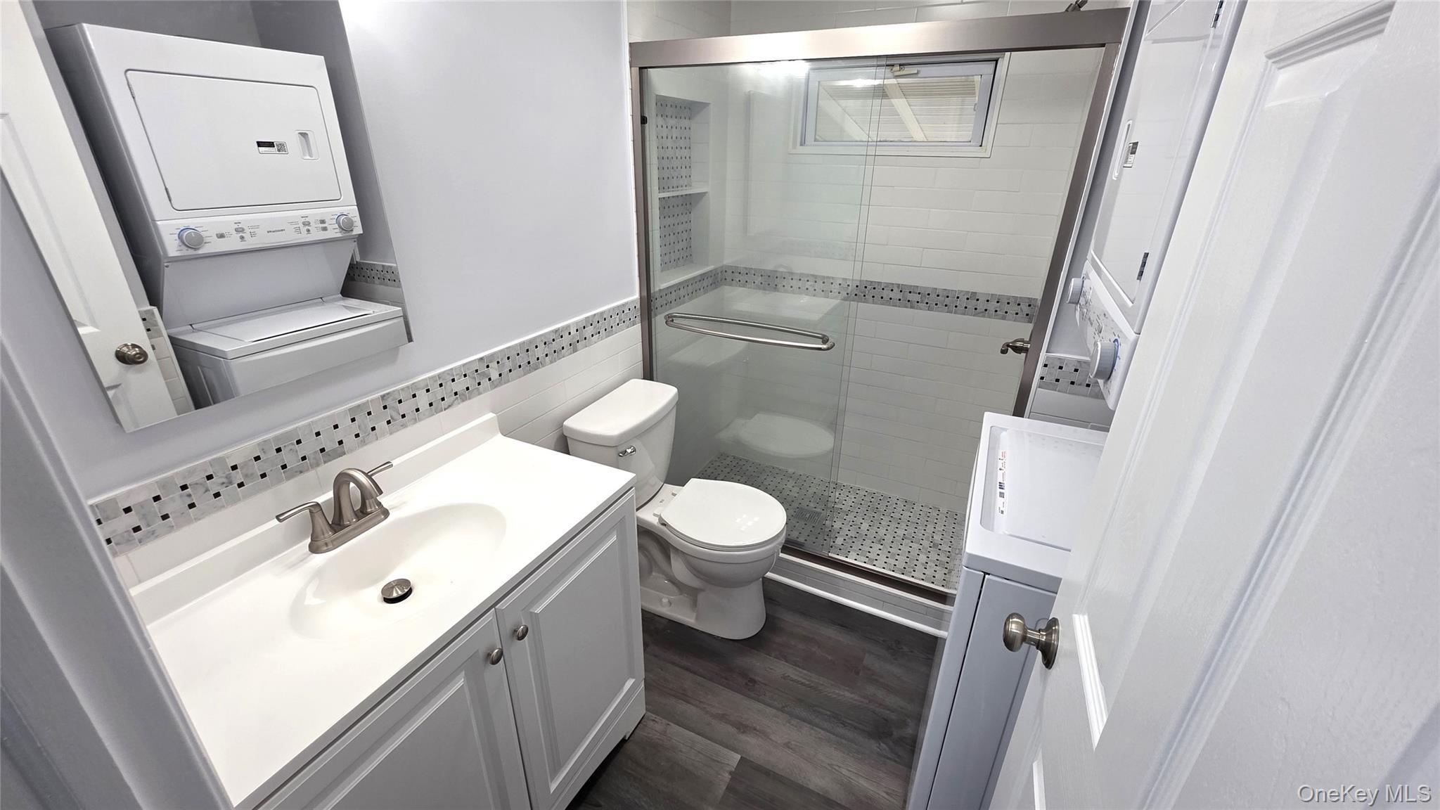 Single Family Riverleigh Avenue Suffolk County, NY 11901, MLS-1003342-5