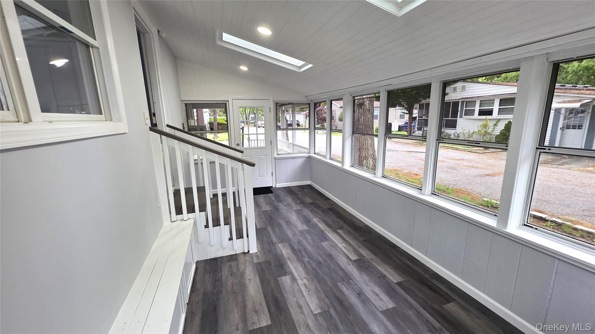 Single Family Riverleigh Avenue Suffolk County, NY 11901, MLS-1003342-9