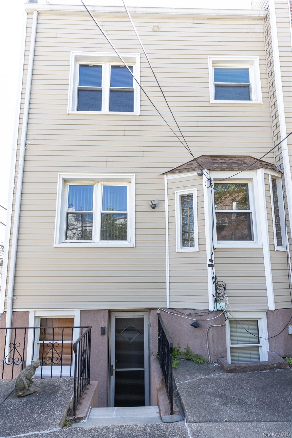Single Family Dry Harbor Queens, NY 11379, MLS-1003353-15