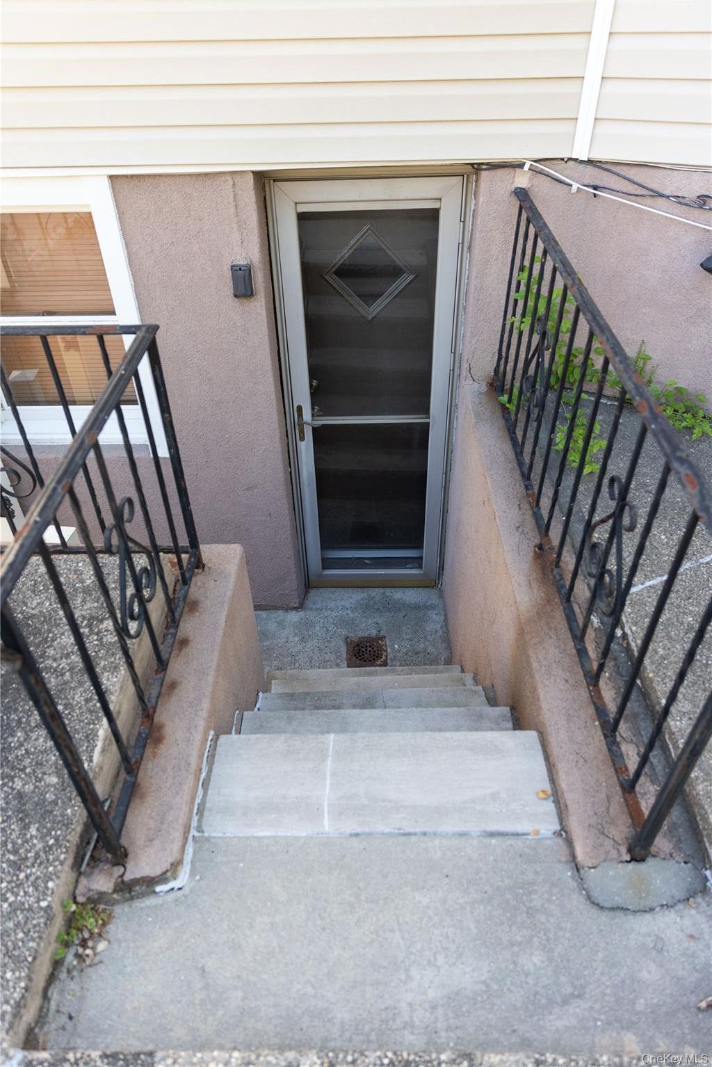 Single Family Dry Harbor Queens, NY 11379, MLS-1003353-16