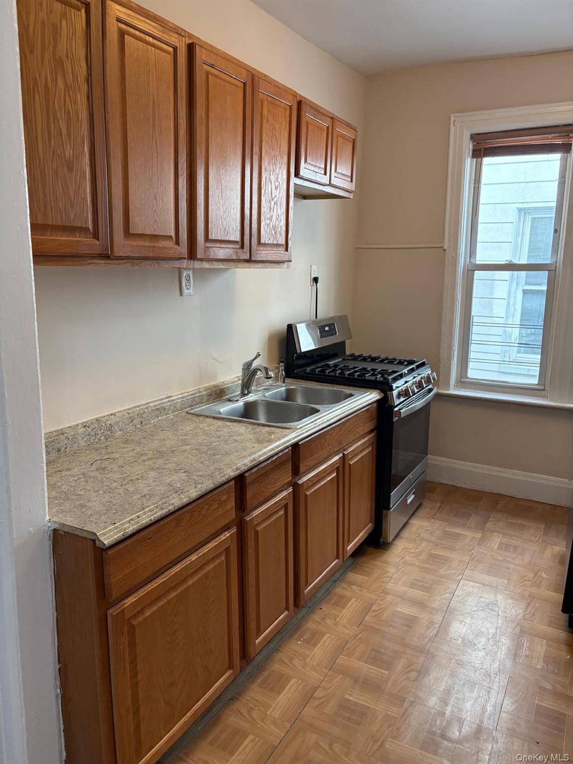 Apartment Commonwealth Avenue  Bronx, NY 10473, MLS-1003424-2