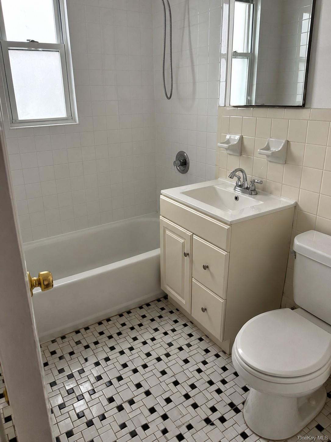 Apartment Commonwealth Avenue  Bronx, NY 10473, MLS-1003424-5