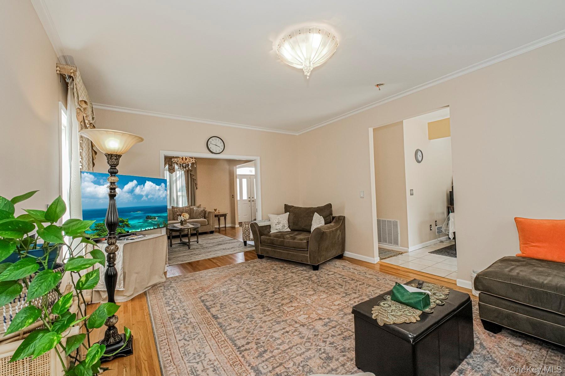 Single Family Putters Ct Staten Island, NY 10301, MLS-1003451-10