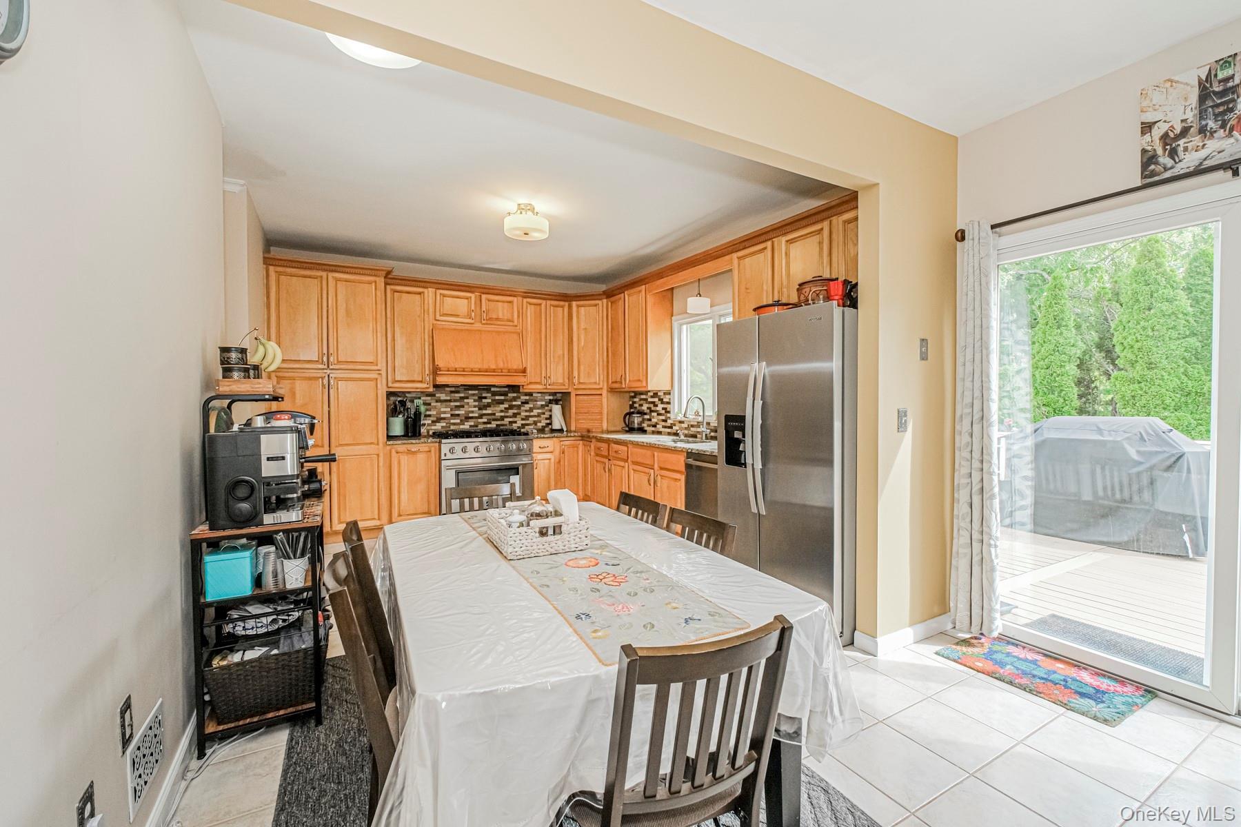 Single Family Putters Ct Staten Island, NY 10301, MLS-1003451-14