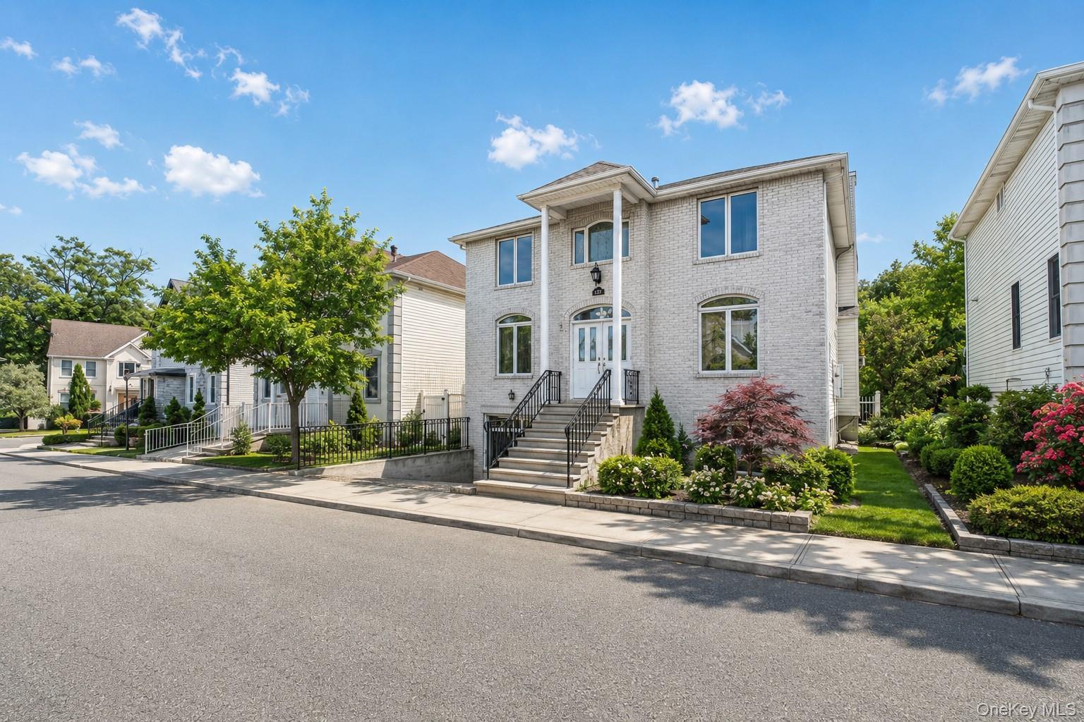 Single Family Putters Ct Staten Island, NY 10301, MLS-1003451-2