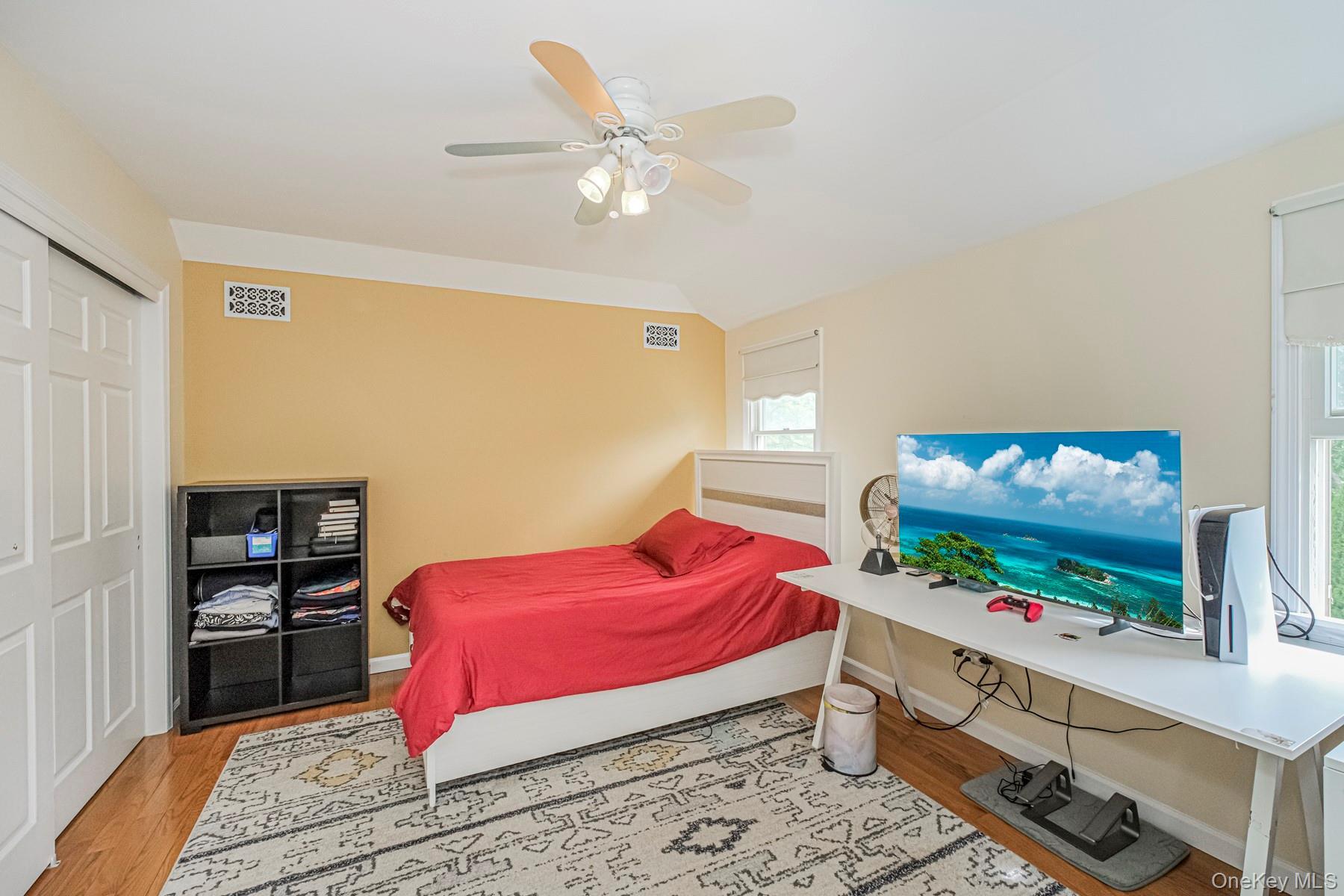 Single Family Putters Ct Staten Island, NY 10301, MLS-1003451-32
