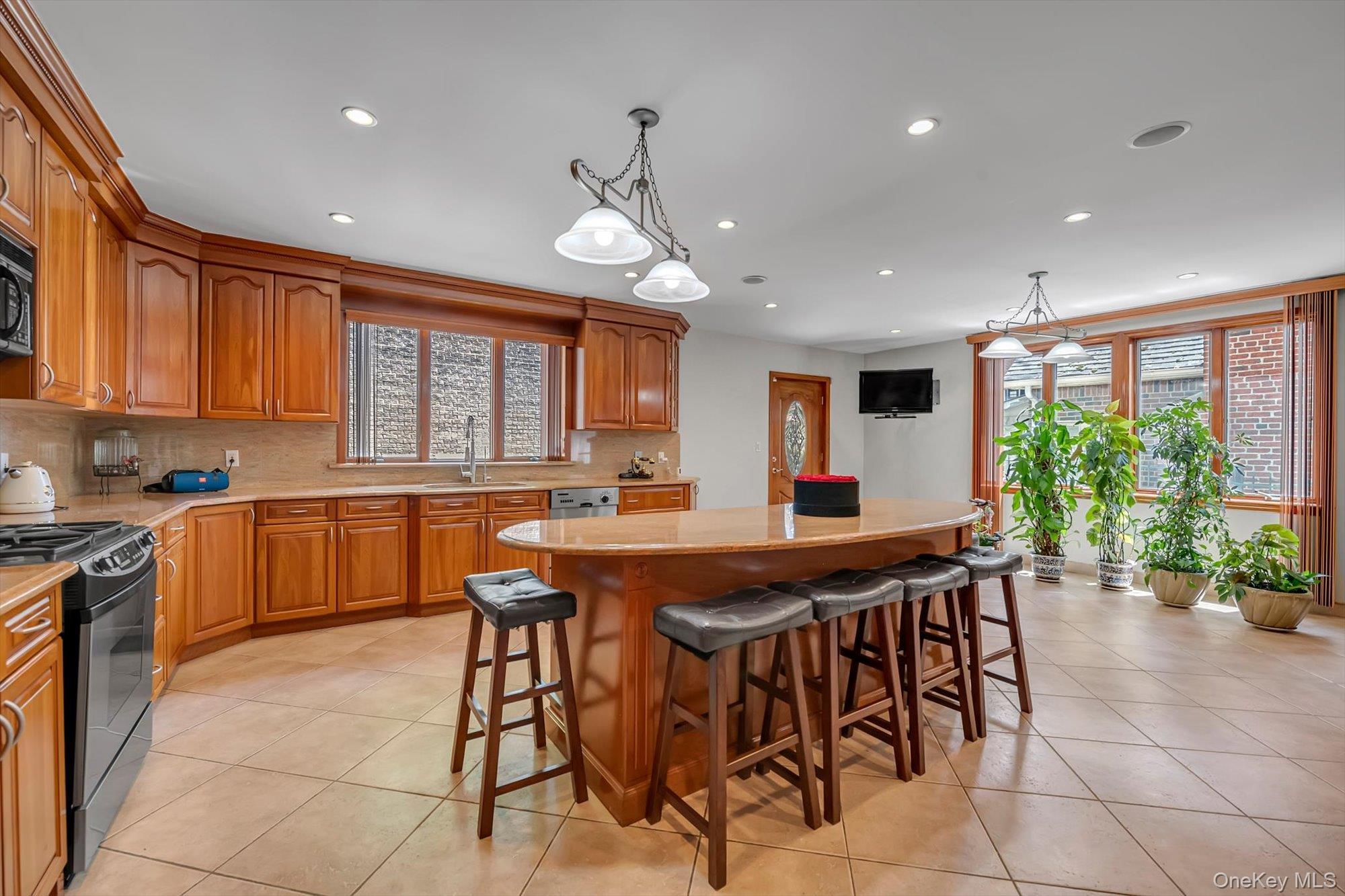 Single Family Aberdeen Road Queens, NY 11432, MLS-1003462-10