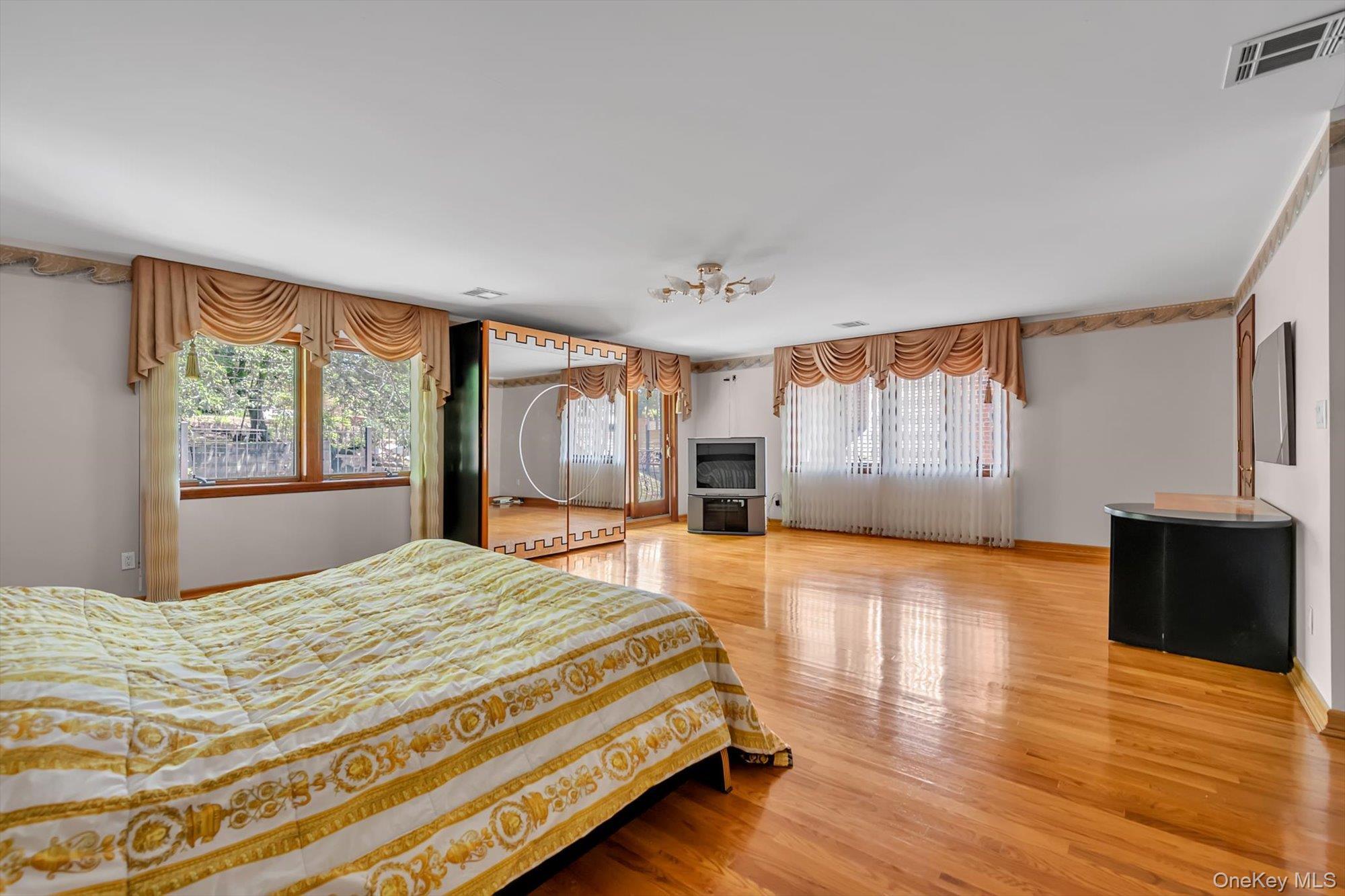 Single Family Aberdeen Road Queens, NY 11432, MLS-1003462-14