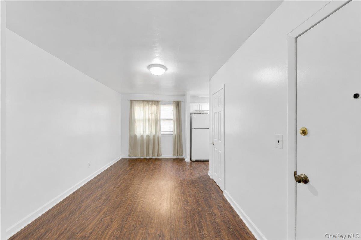 Single Family Seymour Bronx, NY 10469, MLS-1003475-11