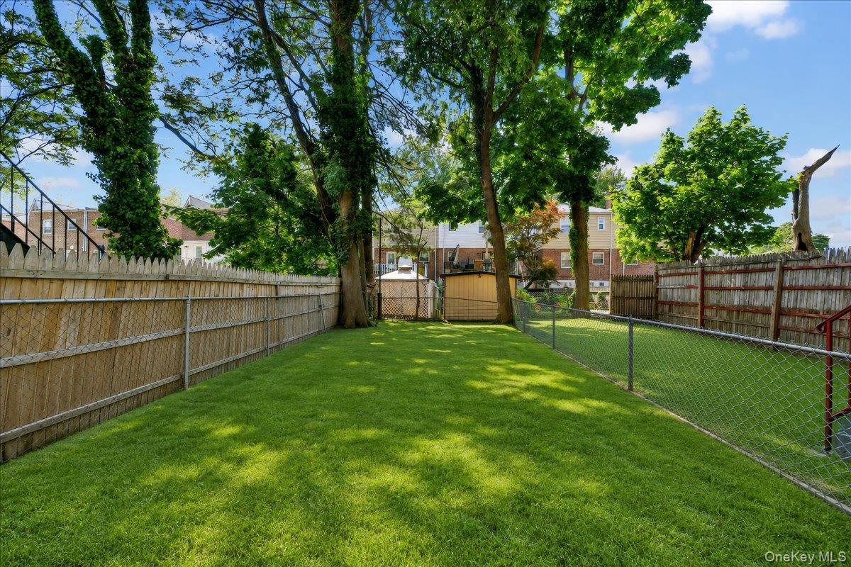 Single Family Seymour  Bronx, NY 10469, MLS-1003475-17