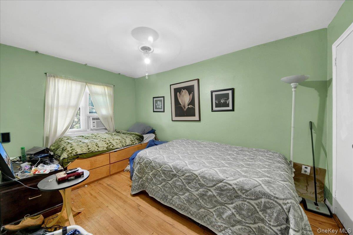 Single Family Seymour Bronx, NY 10469, MLS-1003475-9