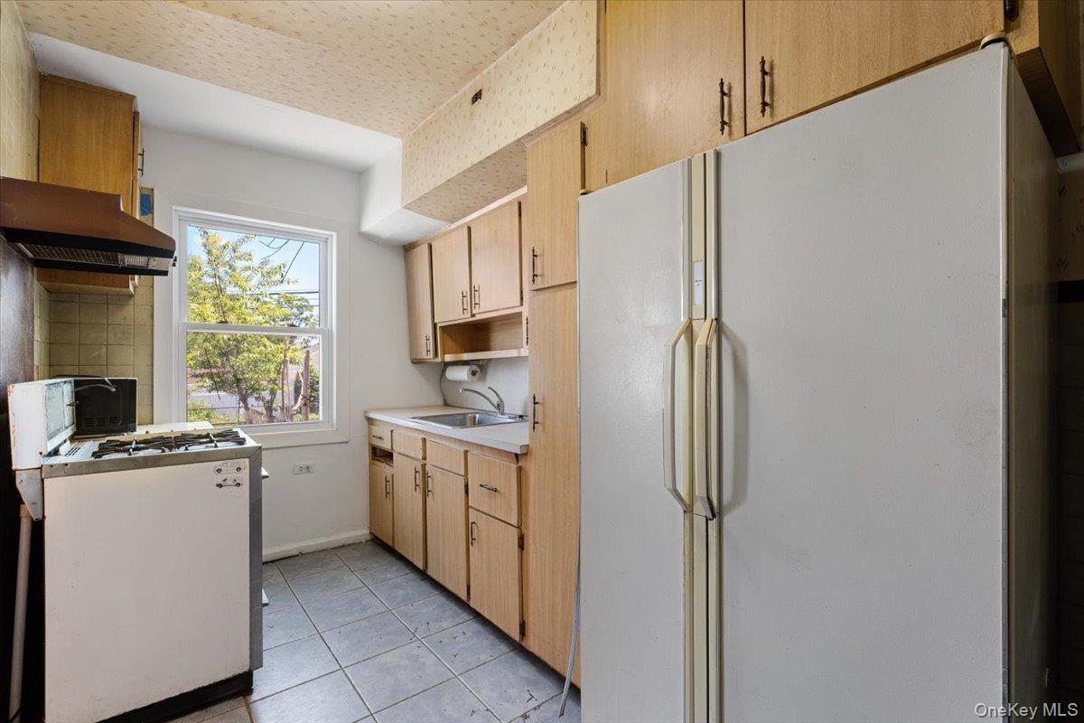 Single Family 251st  Queens, NY 11426, MLS-1003542-10