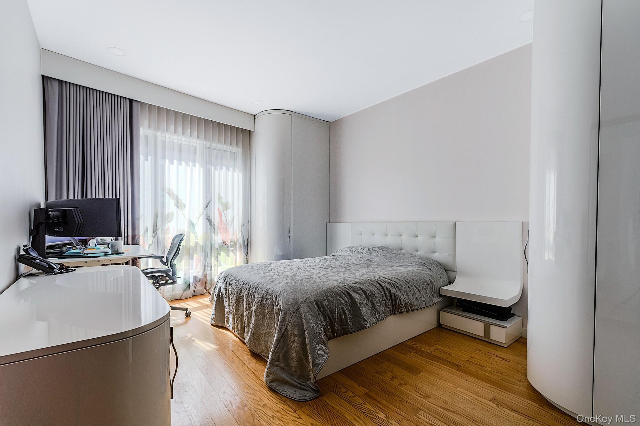 Condo End  Brooklyn, NY 11235, MLS-1003543-11