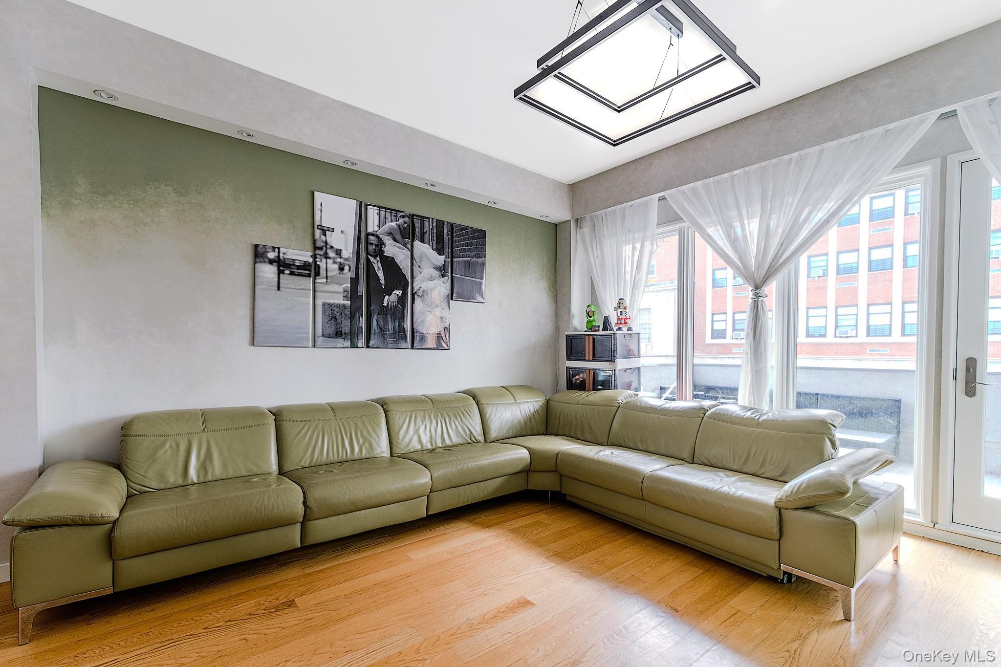 Condo End  Brooklyn, NY 11235, MLS-1003543-3