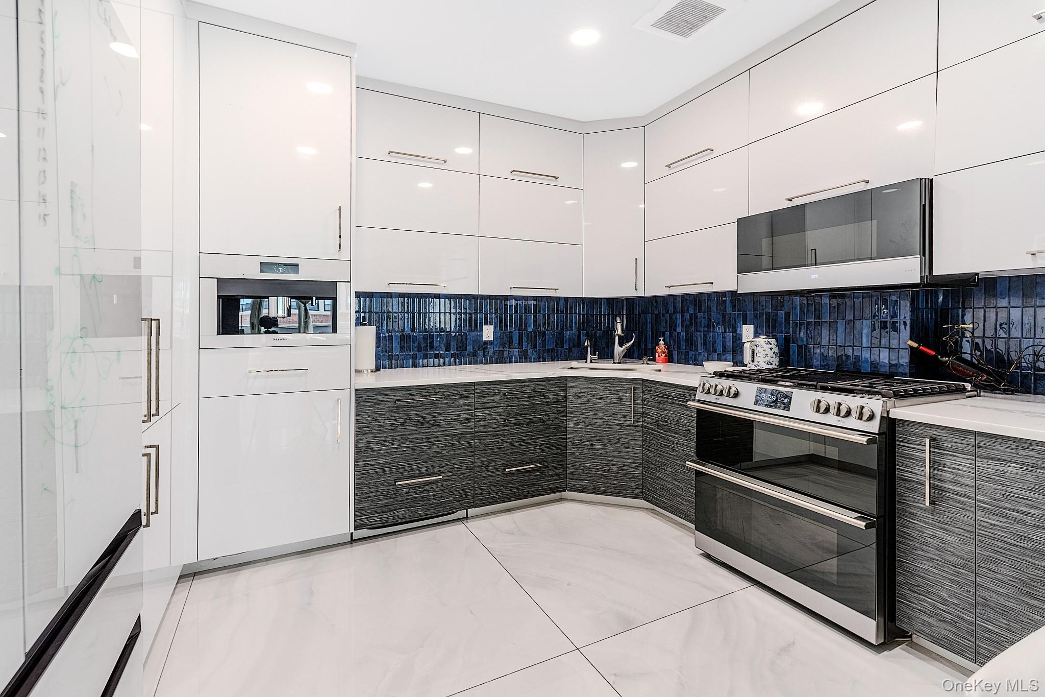 Condo End  Brooklyn, NY 11235, MLS-1003543-7