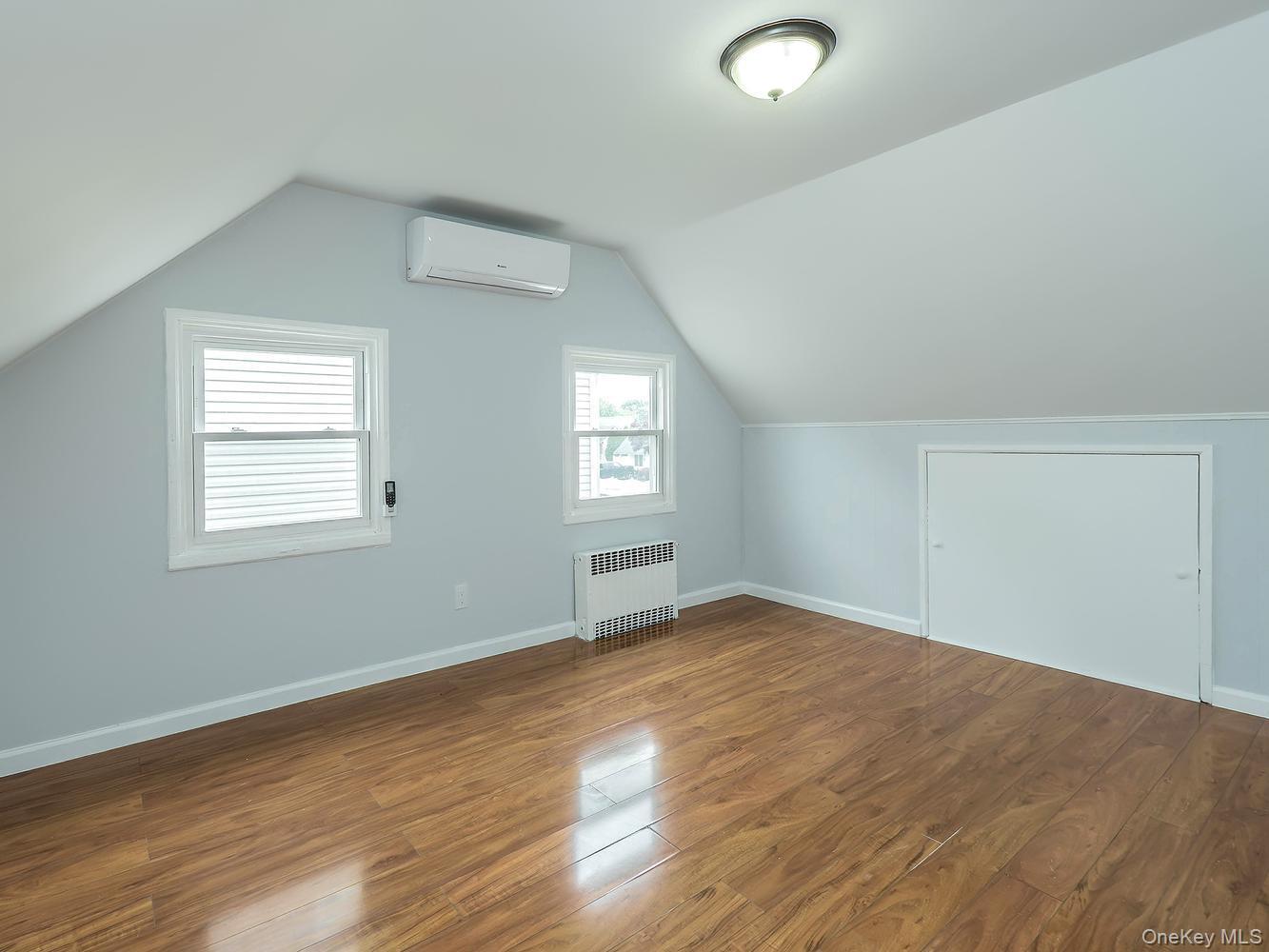 Single Family Kingfisher Nassau County, NY 11756, MLS-1003615-11