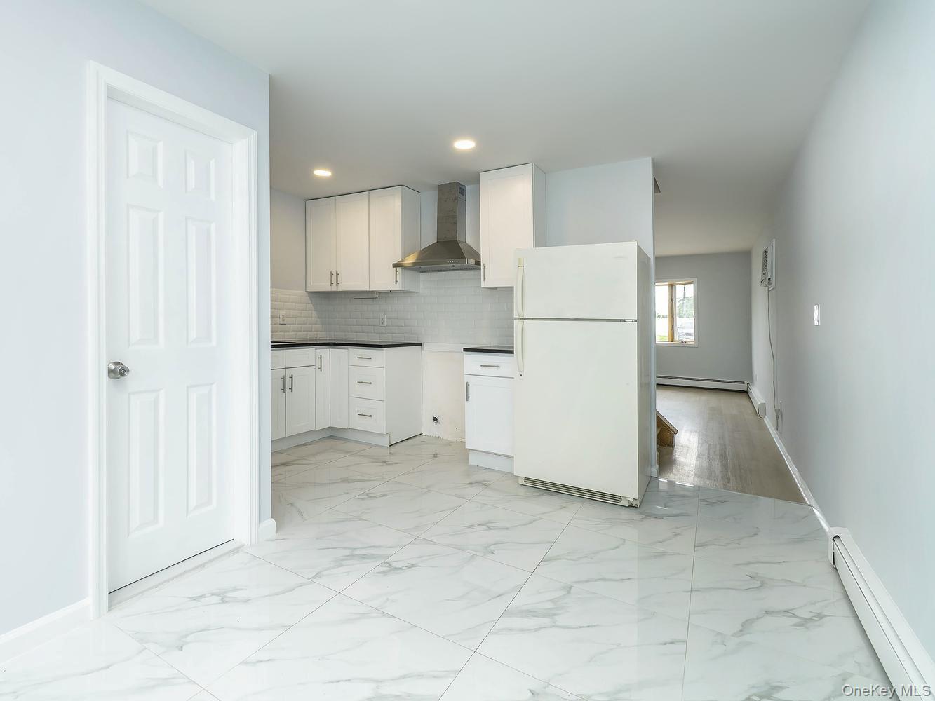 Single Family Kingfisher Nassau County, NY 11756, MLS-1003615-17