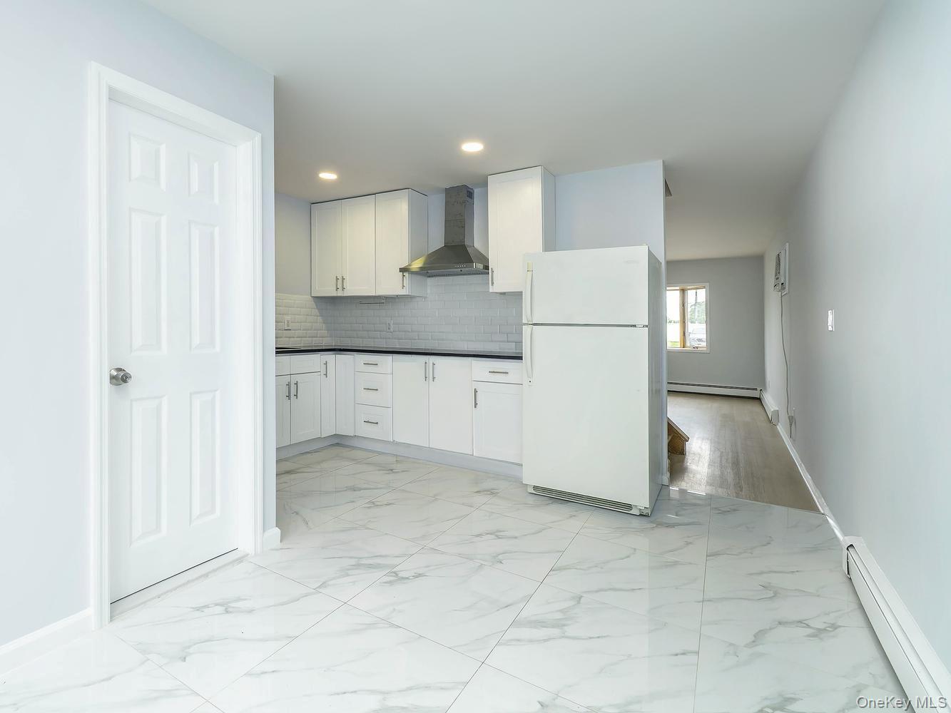 Single Family Kingfisher Nassau County, NY 11756, MLS-1003615-18