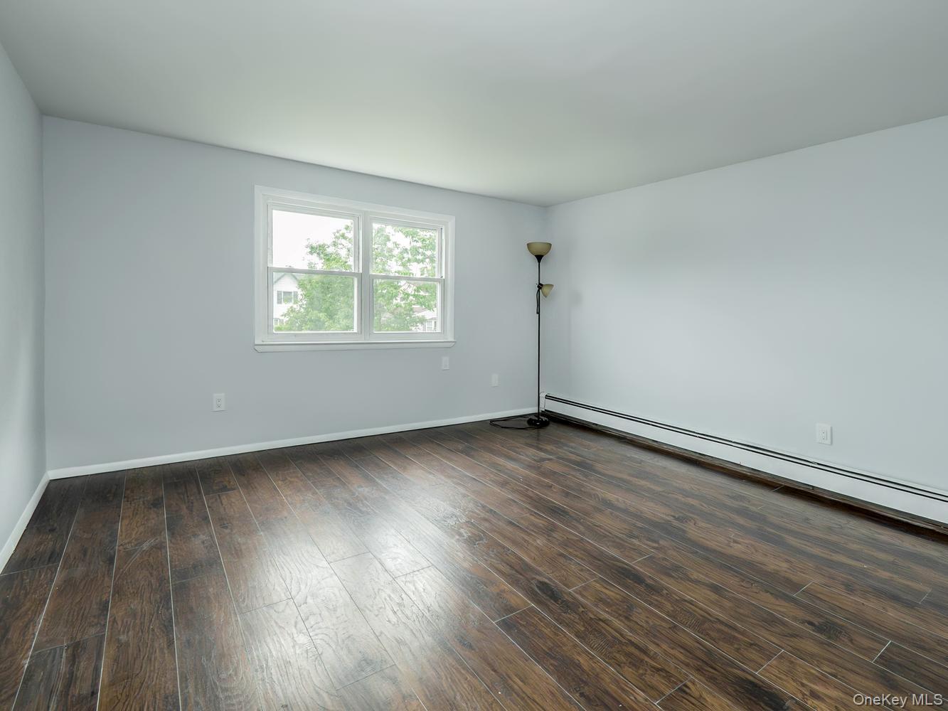 Single Family Kingfisher Nassau County, NY 11756, MLS-1003615-23