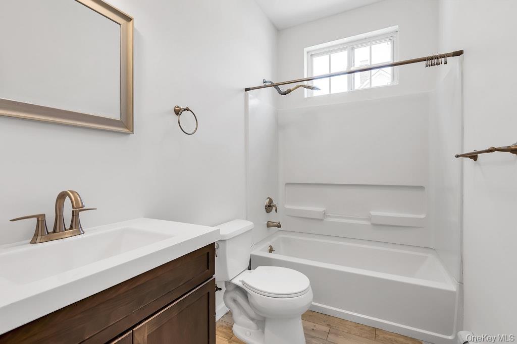 Single Family Lincoln Avenue  Suffolk County, NY 11752, MLS-1003628-14