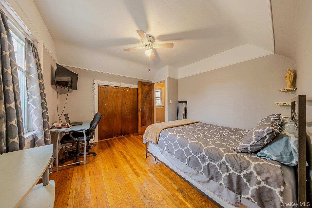 Single Family Miles Bronx, NY 10465, MLS-1003681-12