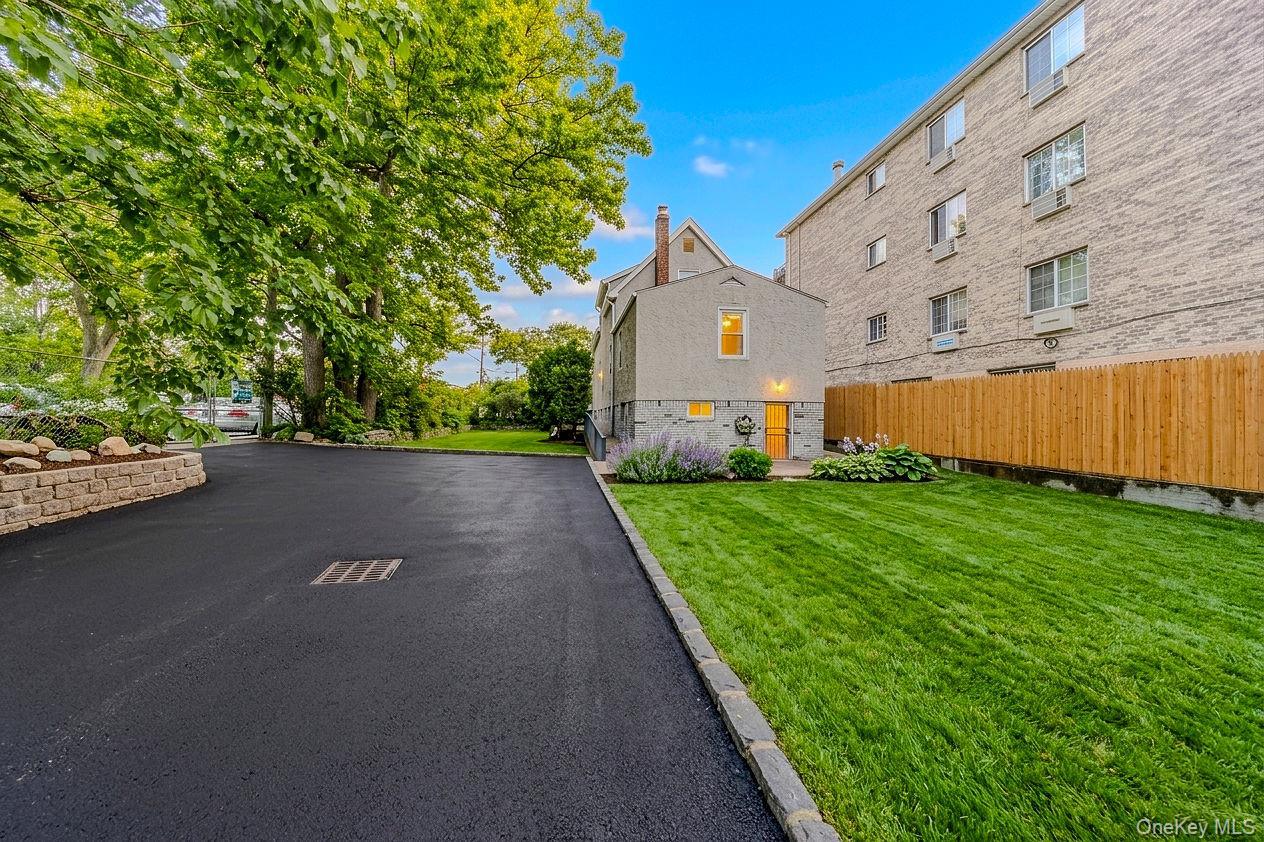 Single Family Miles Bronx, NY 10465, MLS-1003681-2