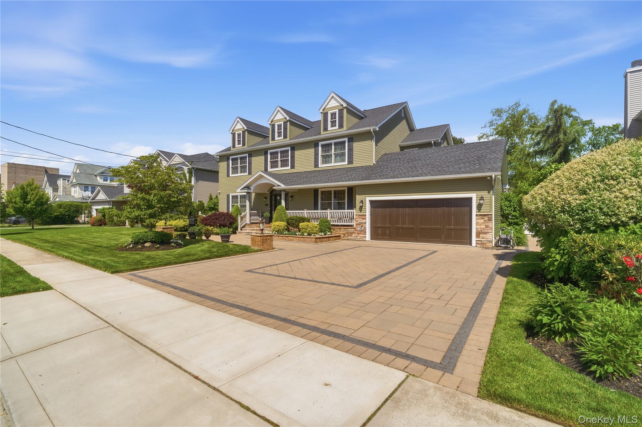 Single Family Davison Place  Nassau County, NY 11570, MLS-1003709-3