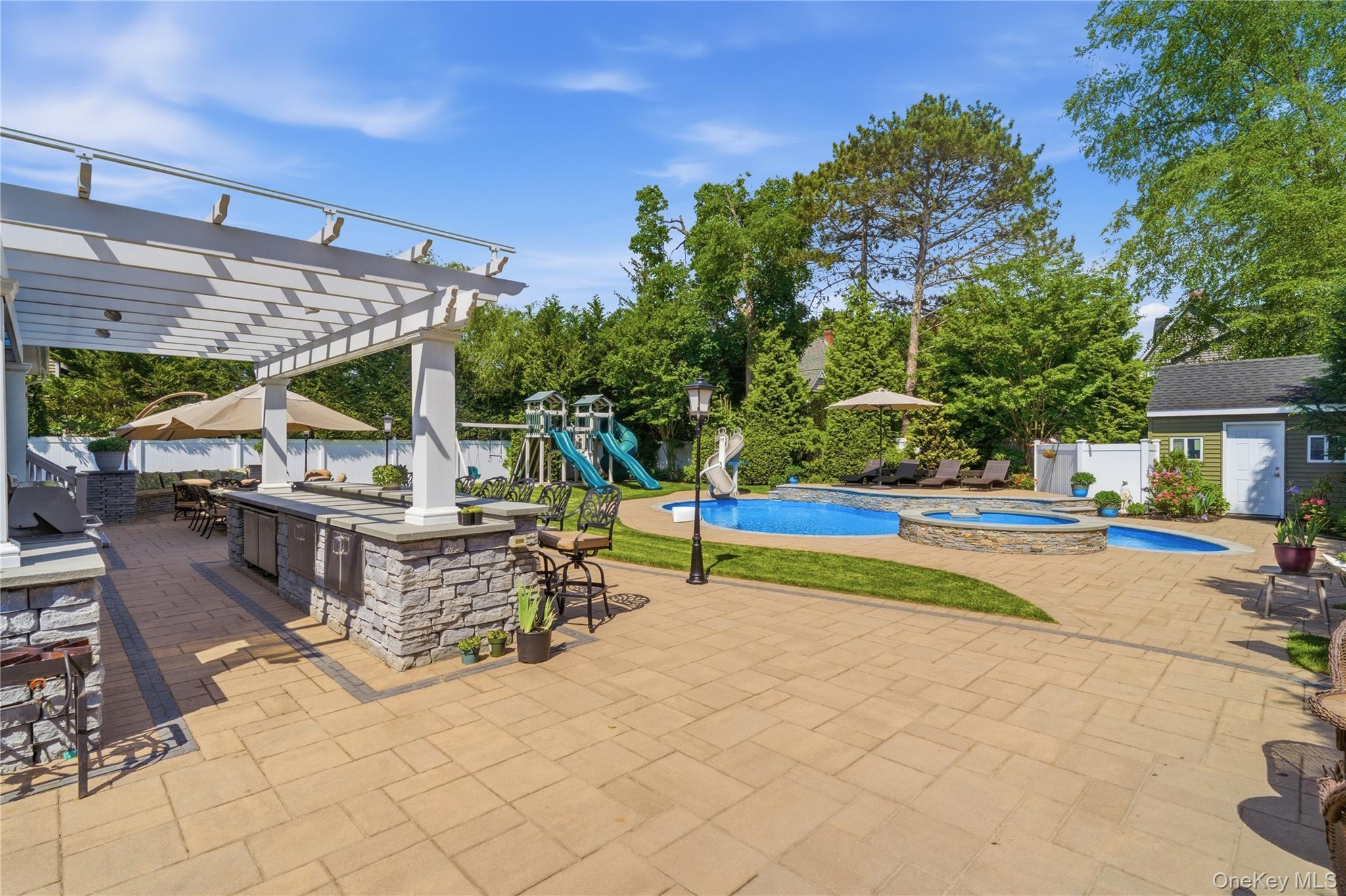 Single Family Davison Place  Nassau County, NY 11570, MLS-1003709-37