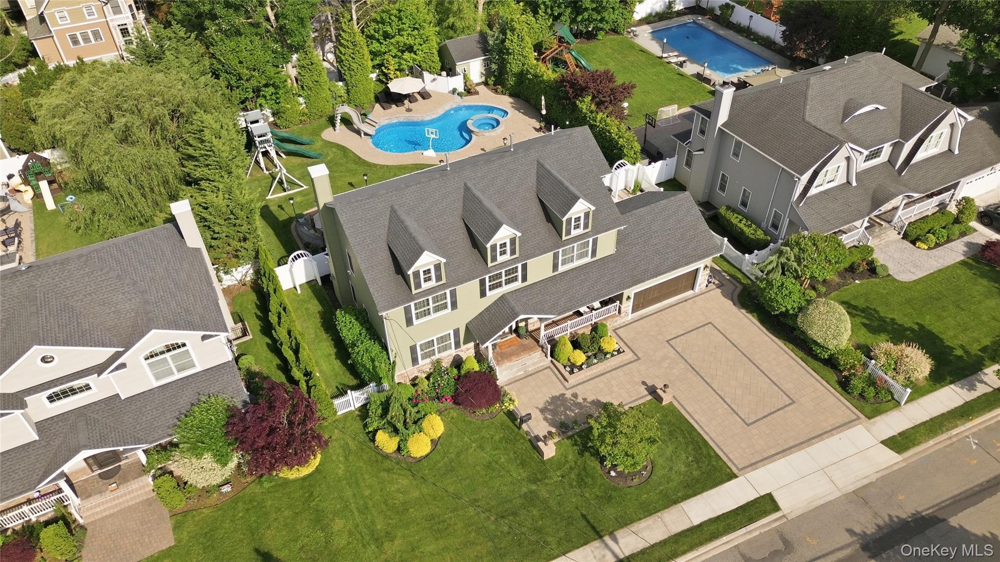 Single Family Davison Place  Nassau County, NY 11570, MLS-1003709-42