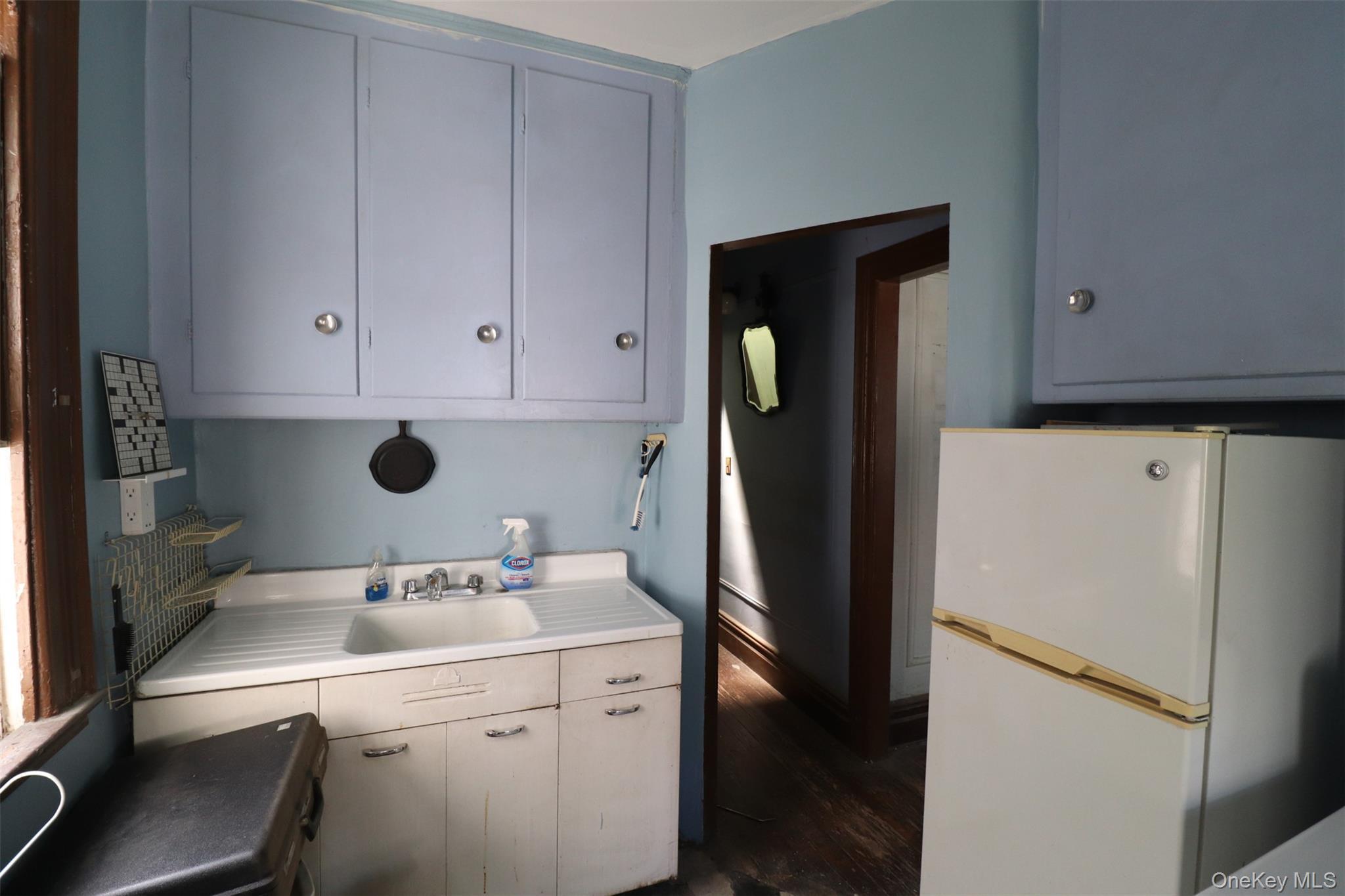 Single Family Holland  Bronx, NY 10462, MLS-1003740-10