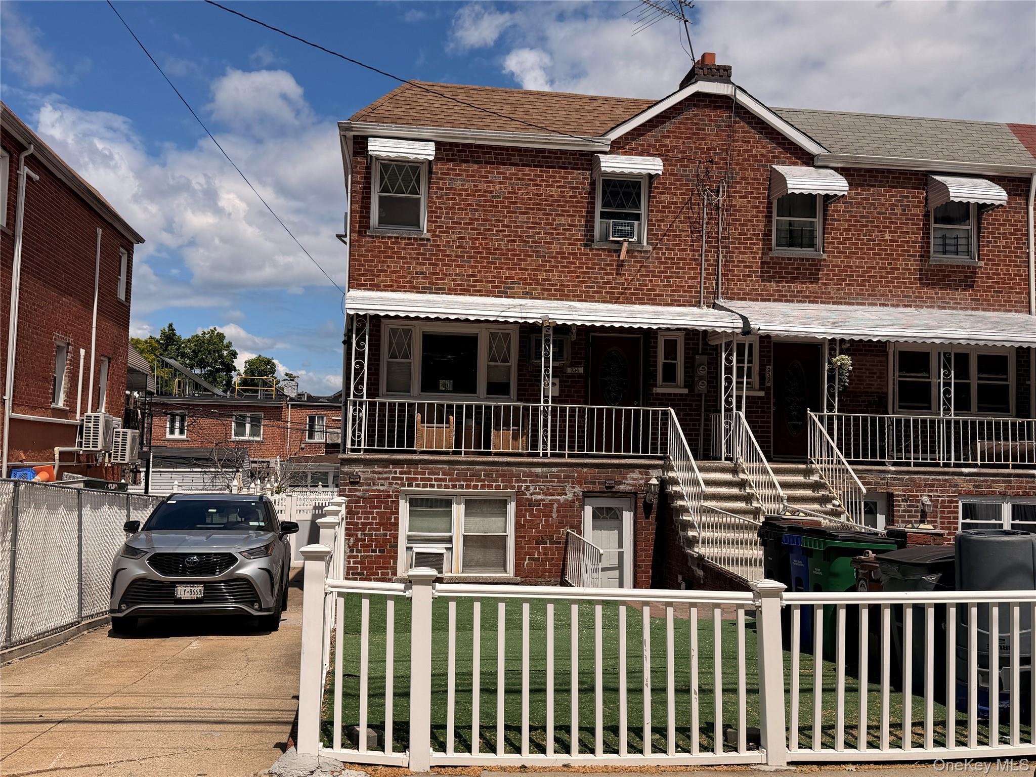 Single Family Balcom Bronx, NY 10465, MLS-1003750-2
