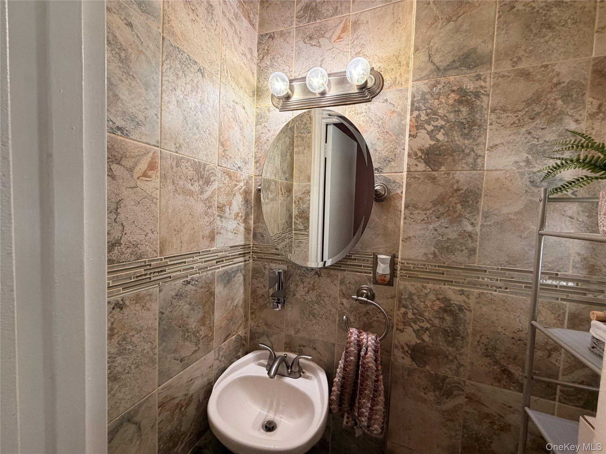 Single Family Balcom Bronx, NY 10465, MLS-1003750-8