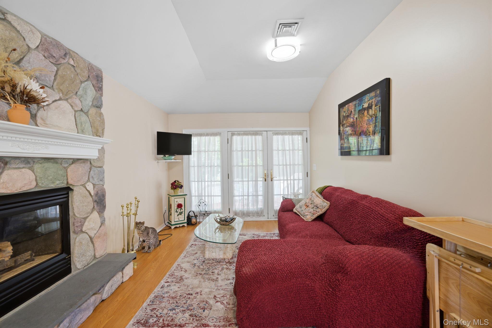 Single Family Coe Place  Suffolk County, NY 11746, MLS-1003811-13