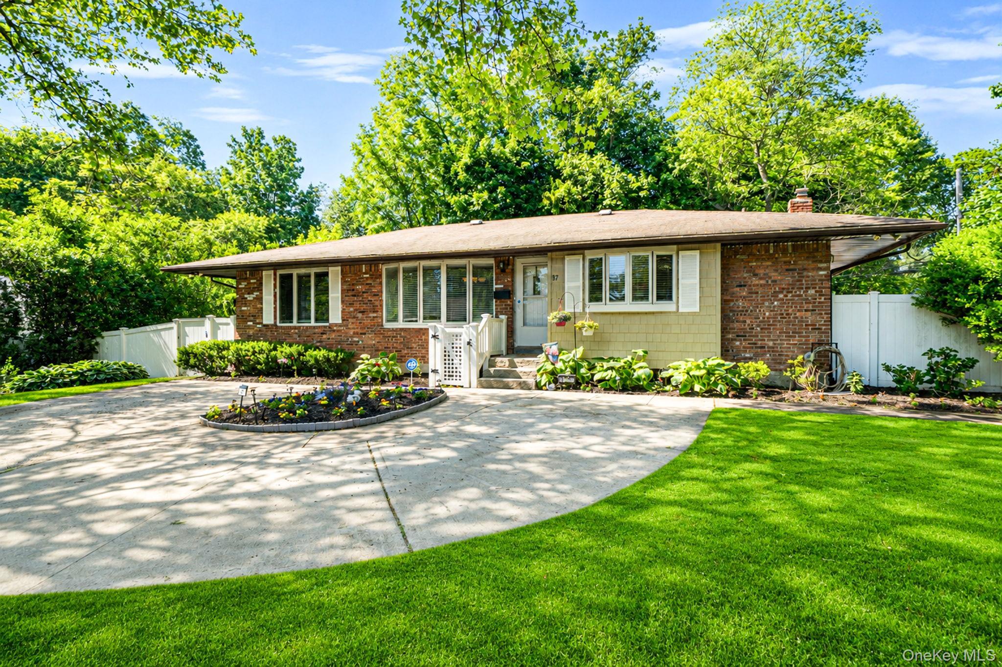 Single Family Coe Place  Suffolk County, NY 11746, MLS-1003811-2