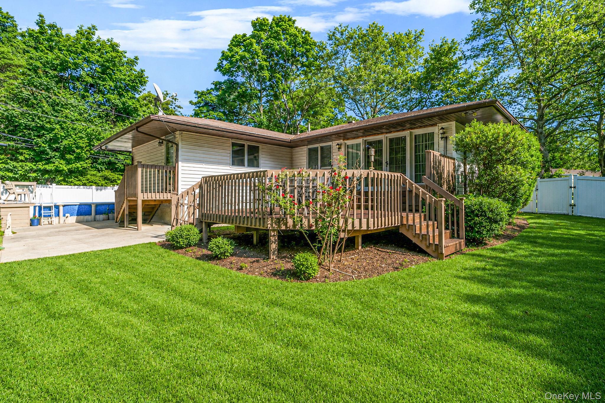 Single Family Coe Place  Suffolk County, NY 11746, MLS-1003811-3