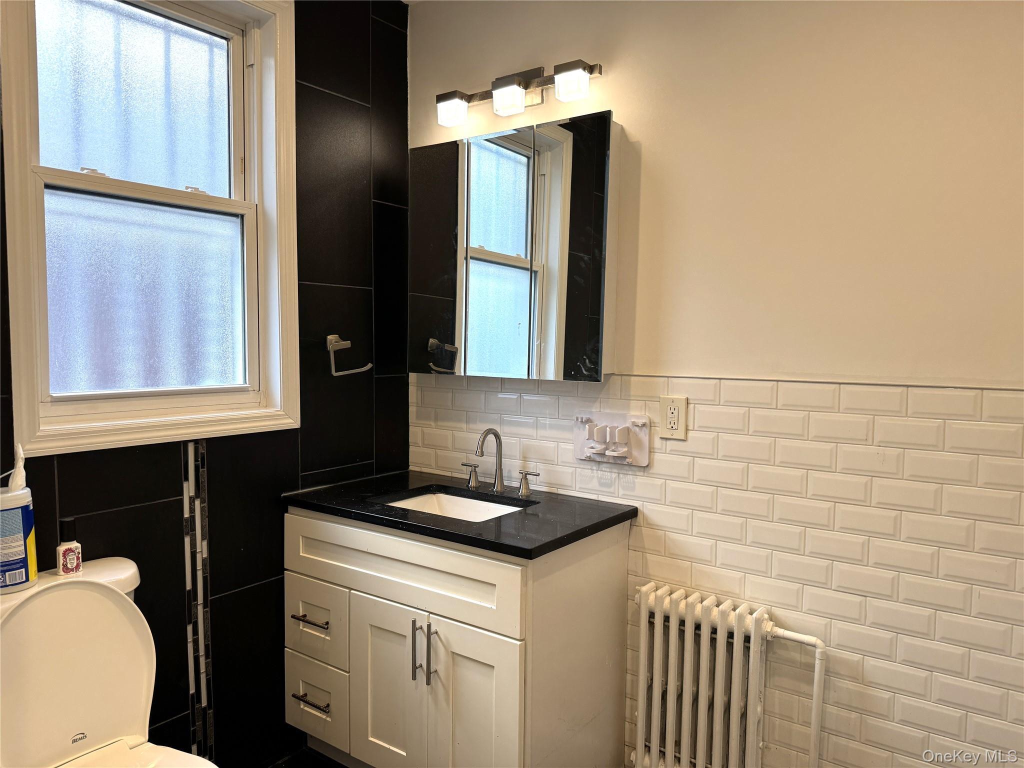 Single Family Bayside Avenue Queens, NY 11354, MLS-1003832-13