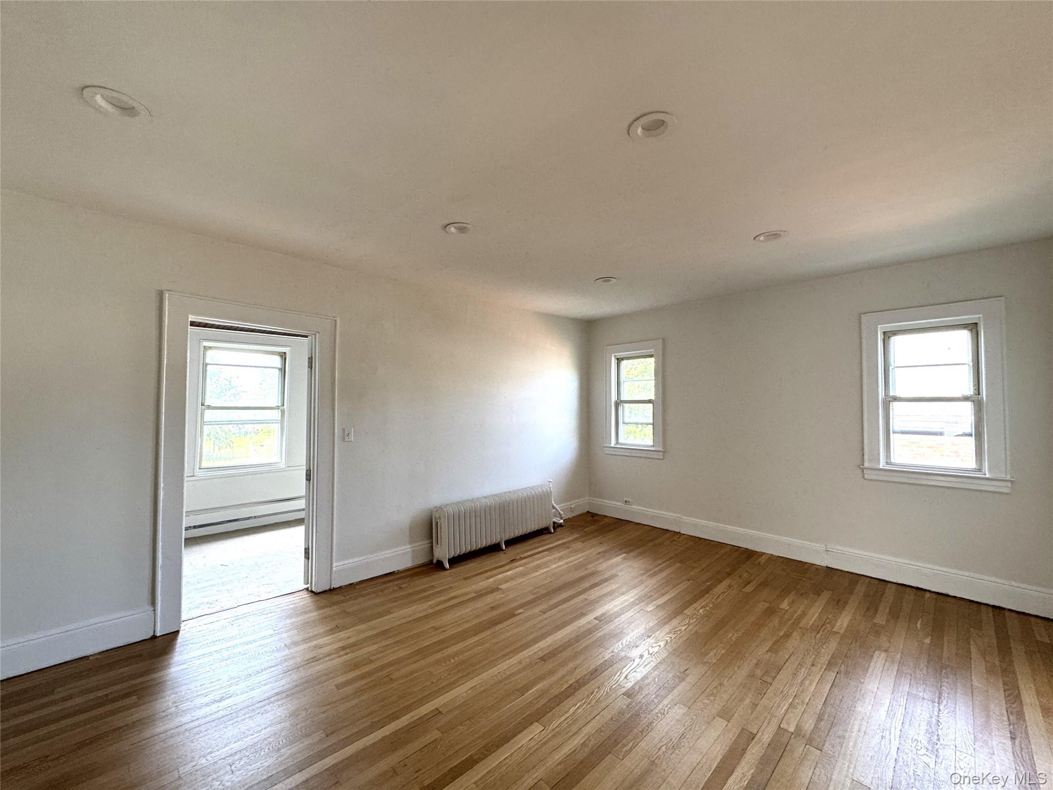 Single Family Bayside Avenue Queens, NY 11354, MLS-1003832-26