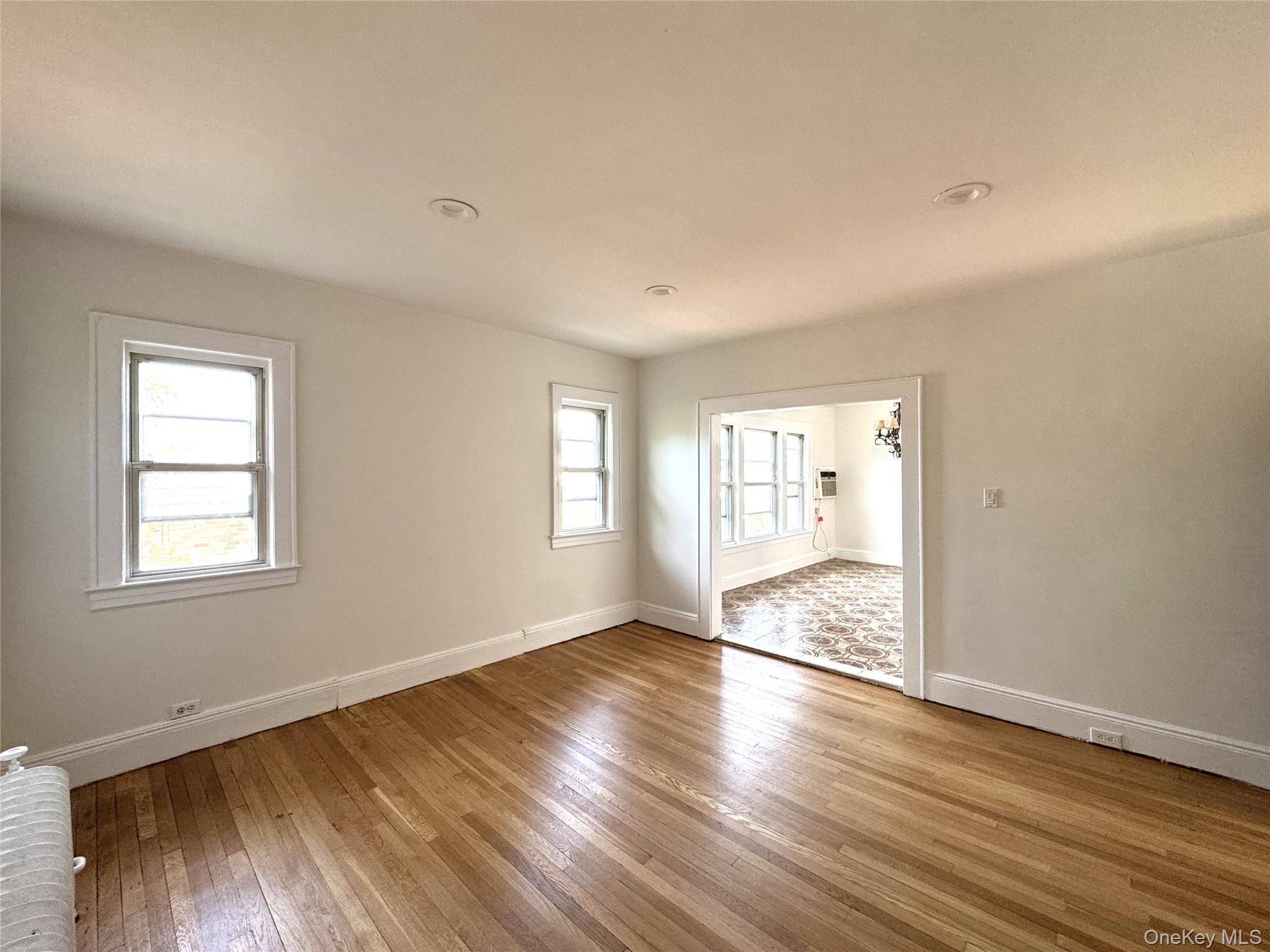 Single Family Bayside Avenue Queens, NY 11354, MLS-1003832-27