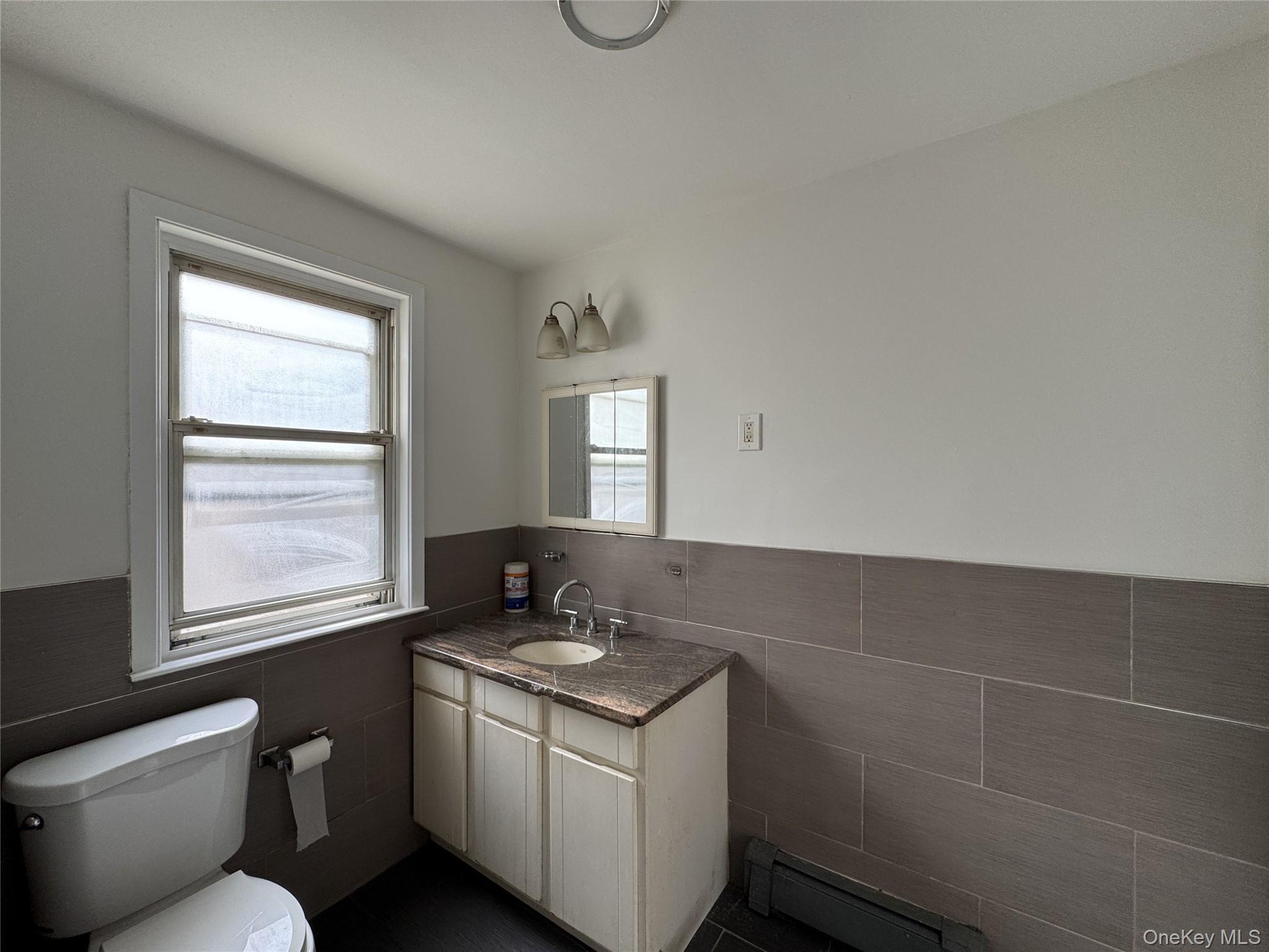 Single Family Bayside Avenue Queens, NY 11354, MLS-1003832-30