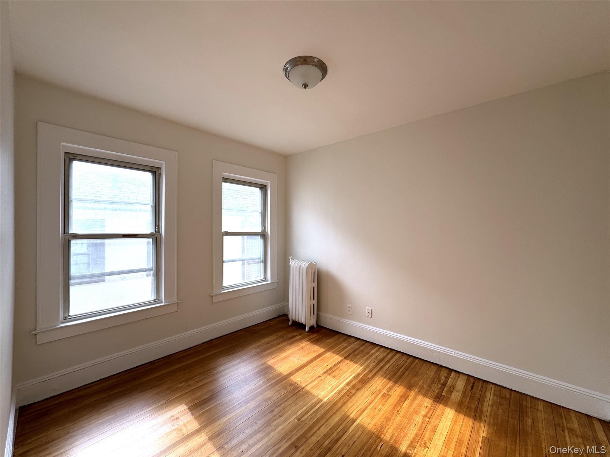 Single Family Bayside Avenue Queens, NY 11354, MLS-1003832-32