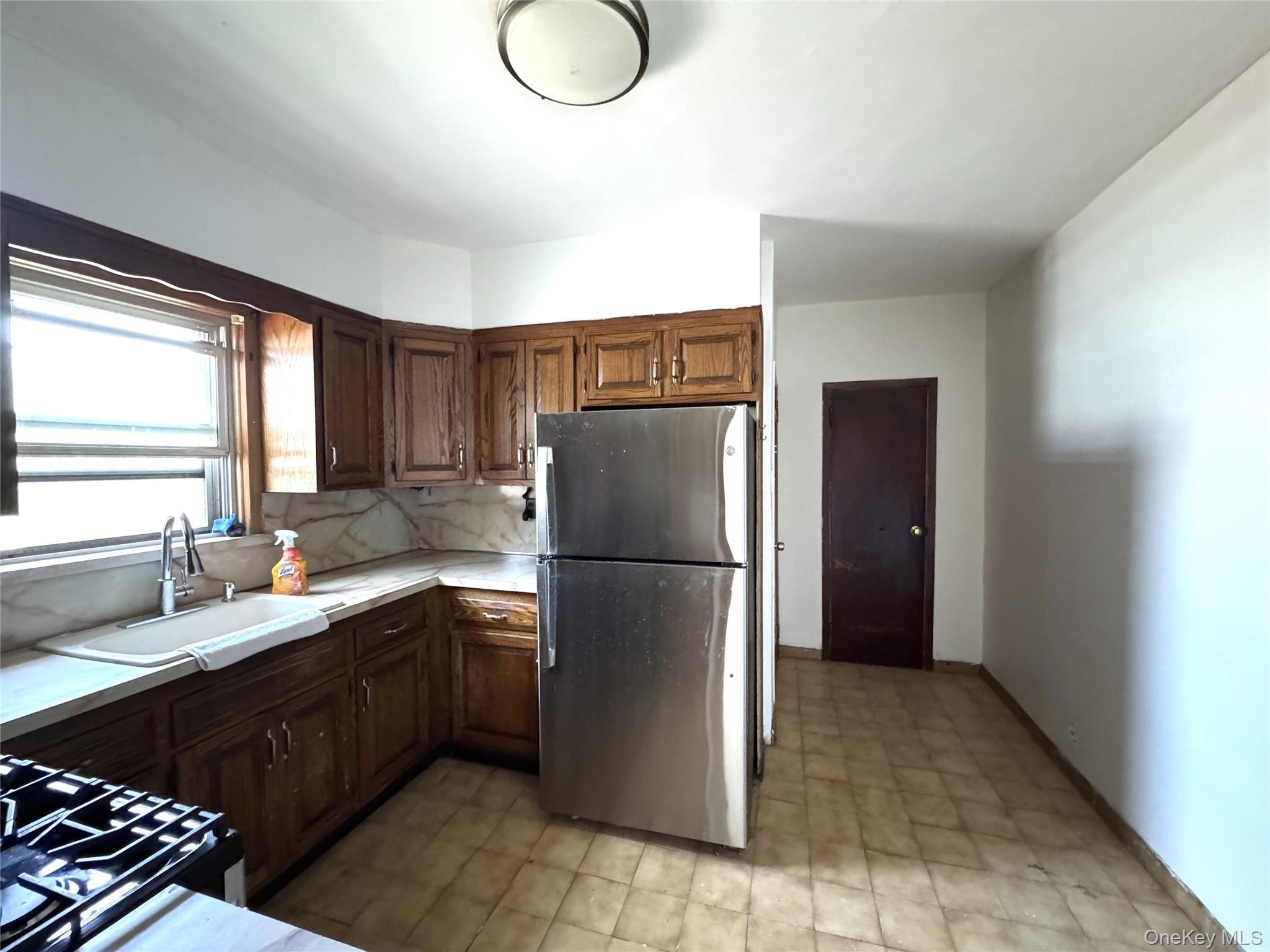 Single Family Bayside Avenue Queens, NY 11354, MLS-1003832-37
