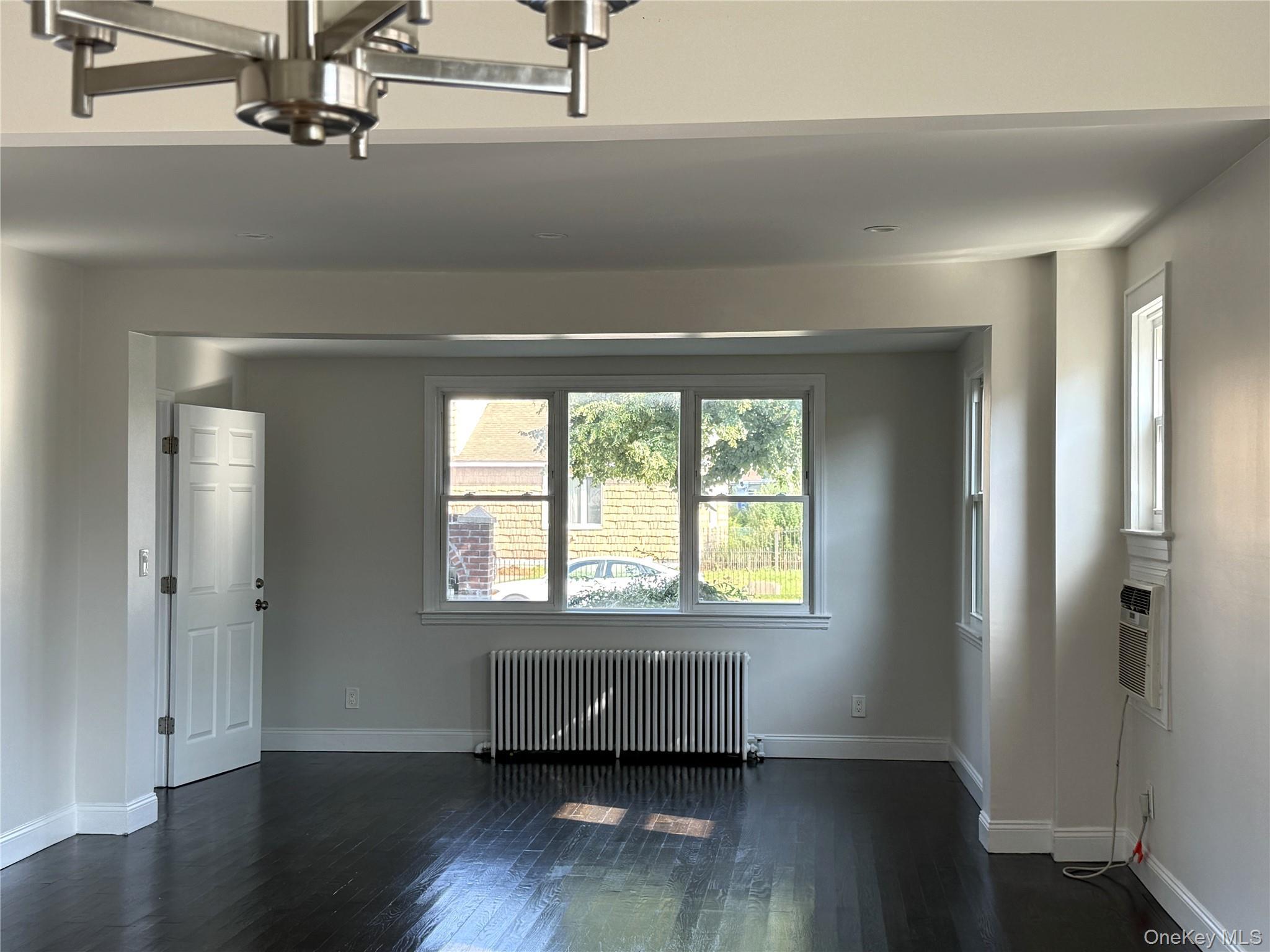 Single Family Bayside Avenue Queens, NY 11354, MLS-1003832-4