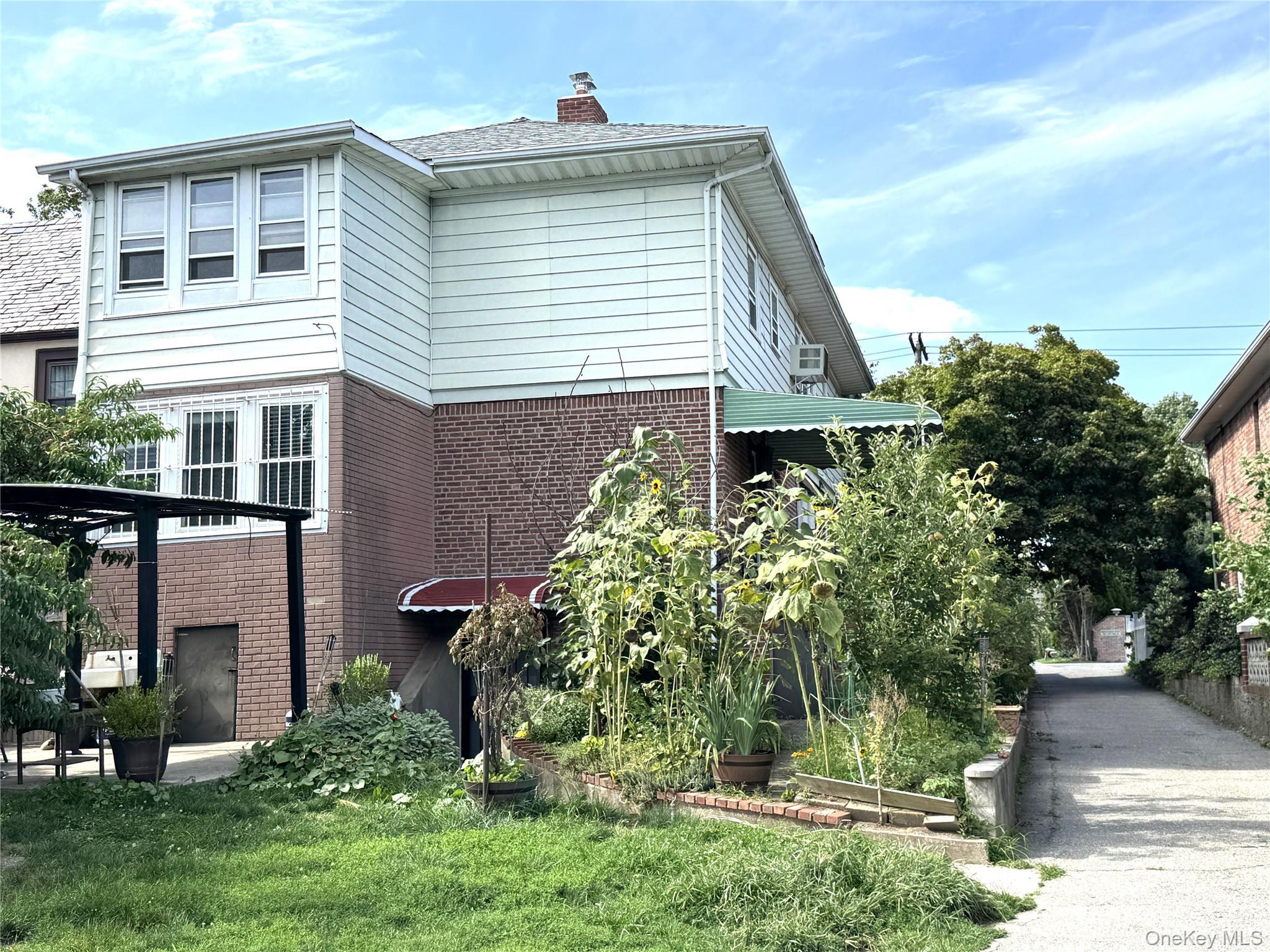 Single Family Bayside Avenue  Queens, NY 11354, MLS-1003832-46