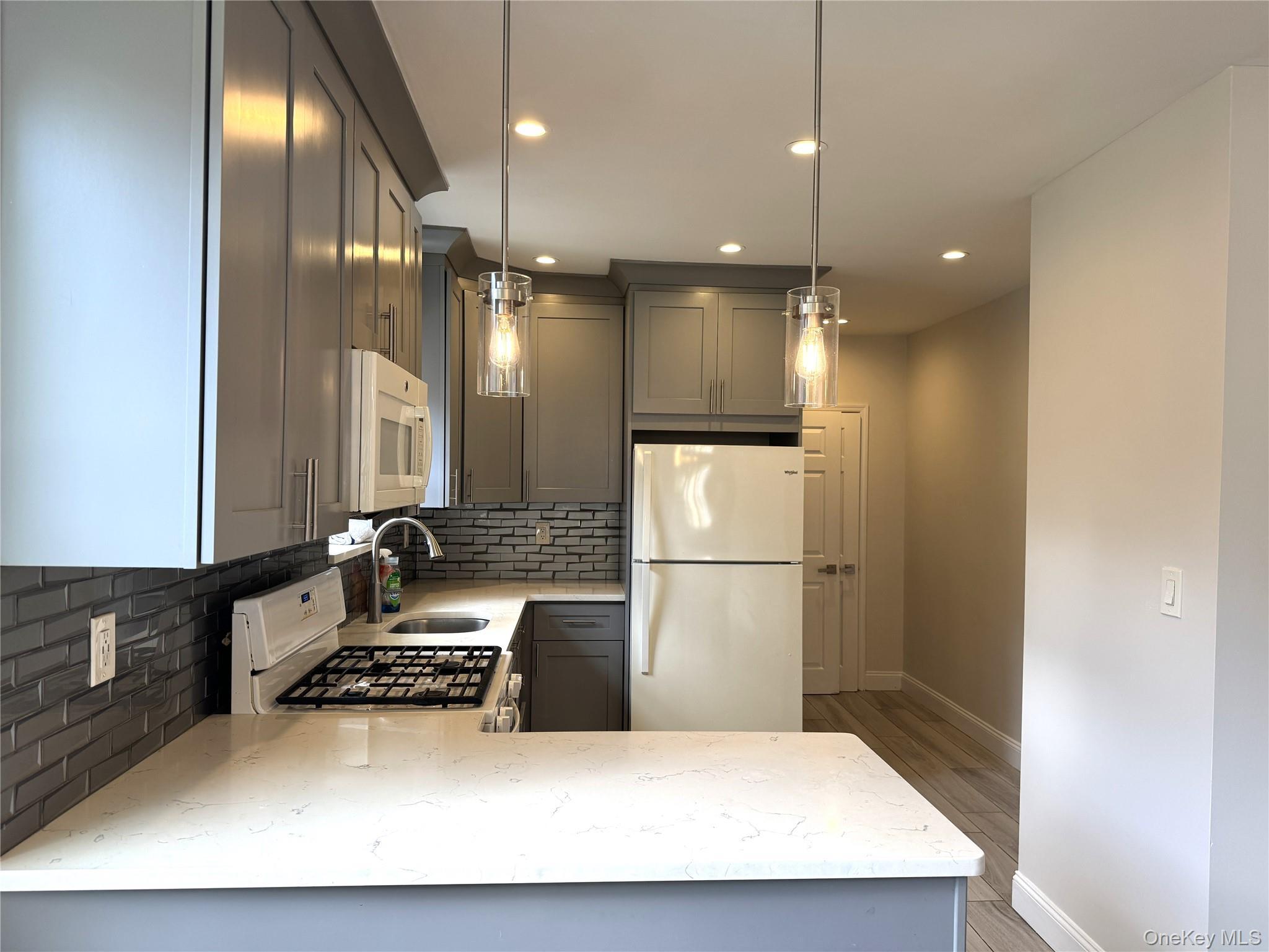 Single Family Bayside Avenue Queens, NY 11354, MLS-1003832-5