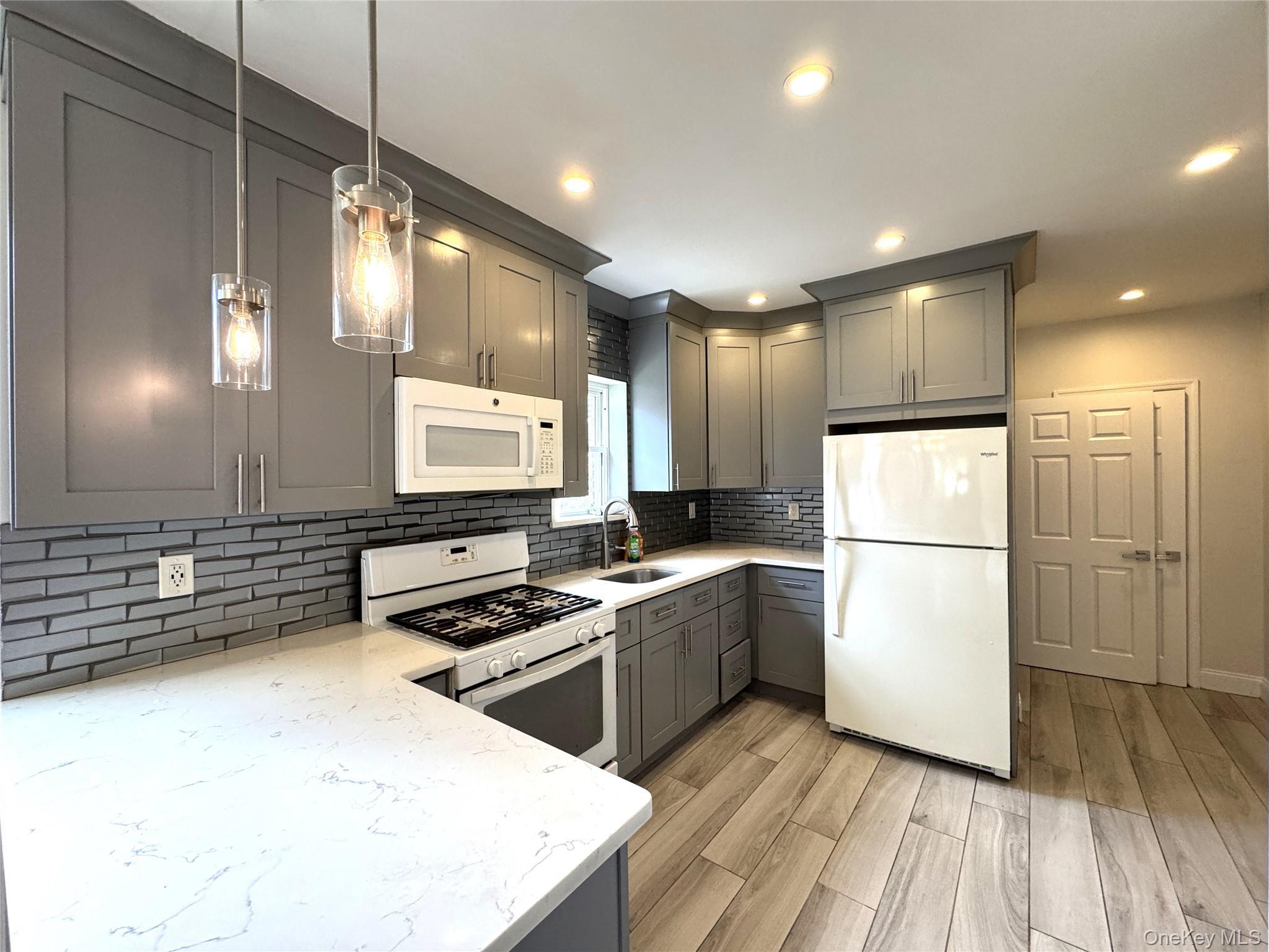 Single Family Bayside Avenue Queens, NY 11354, MLS-1003832-6