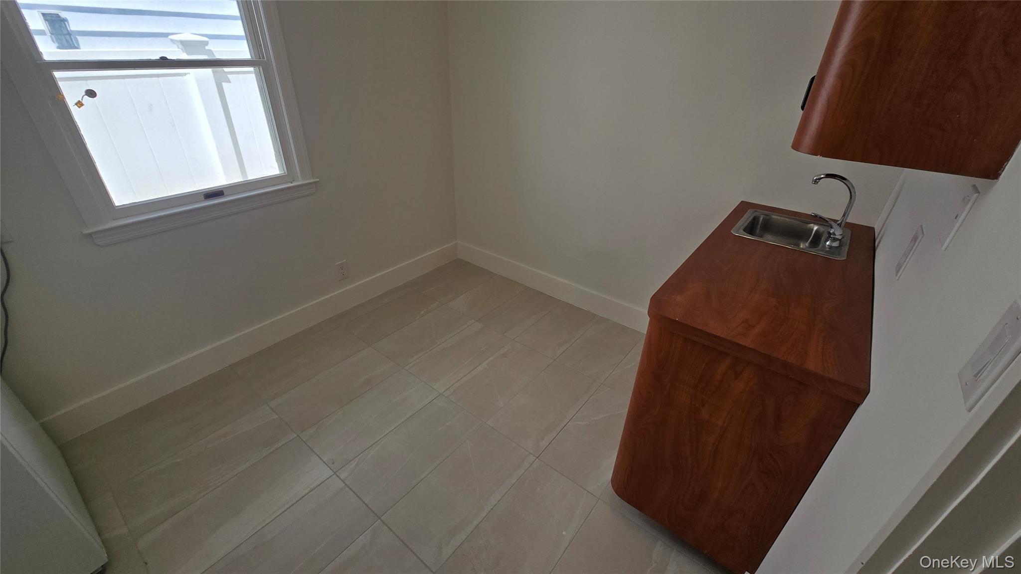 Single Family E Park Avenue Nassau County, NY 11561, MLS-1003876-10